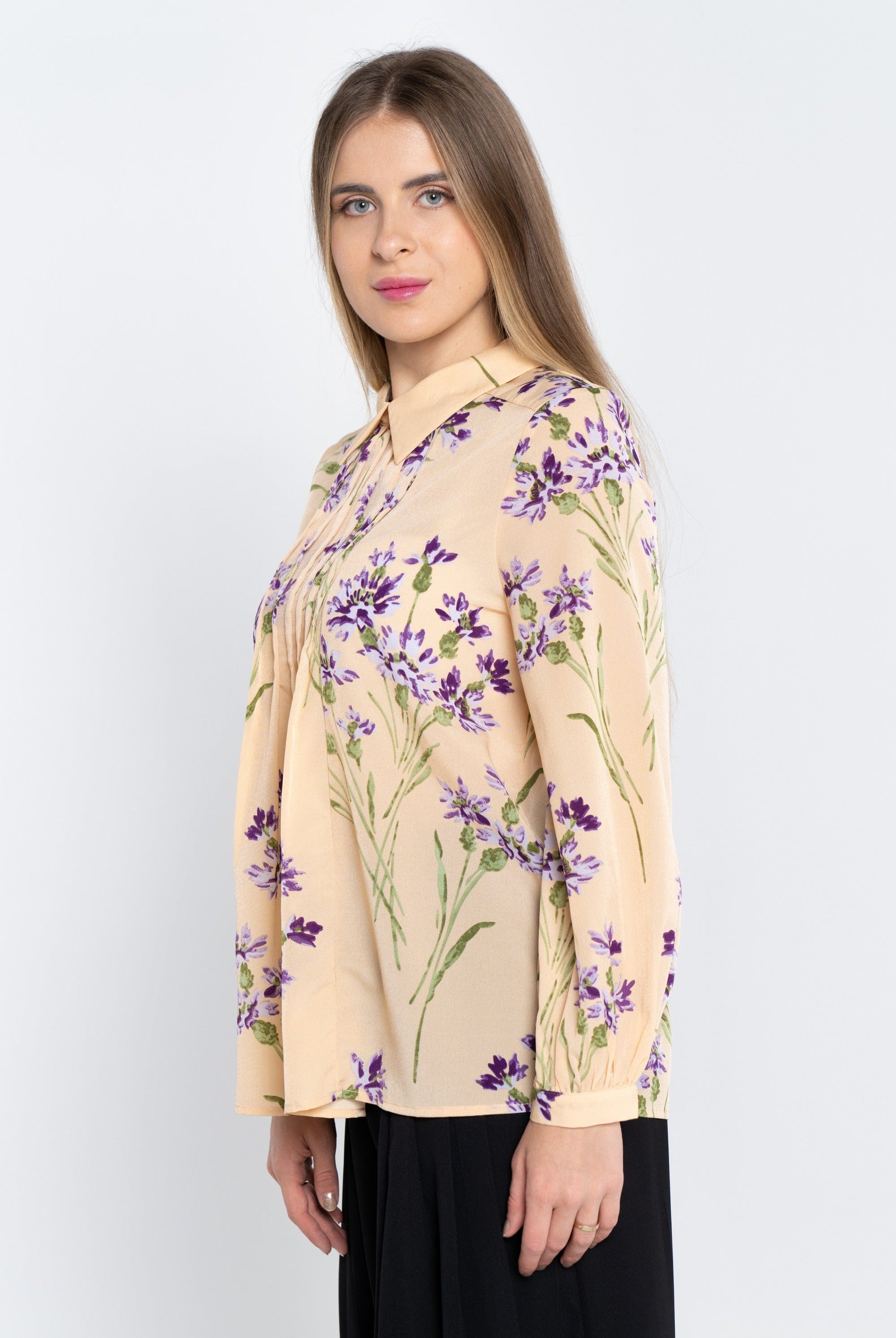 نتشي بلوزة كلاسيك مشجرة أكمام طويلة مع ياقة نسائي