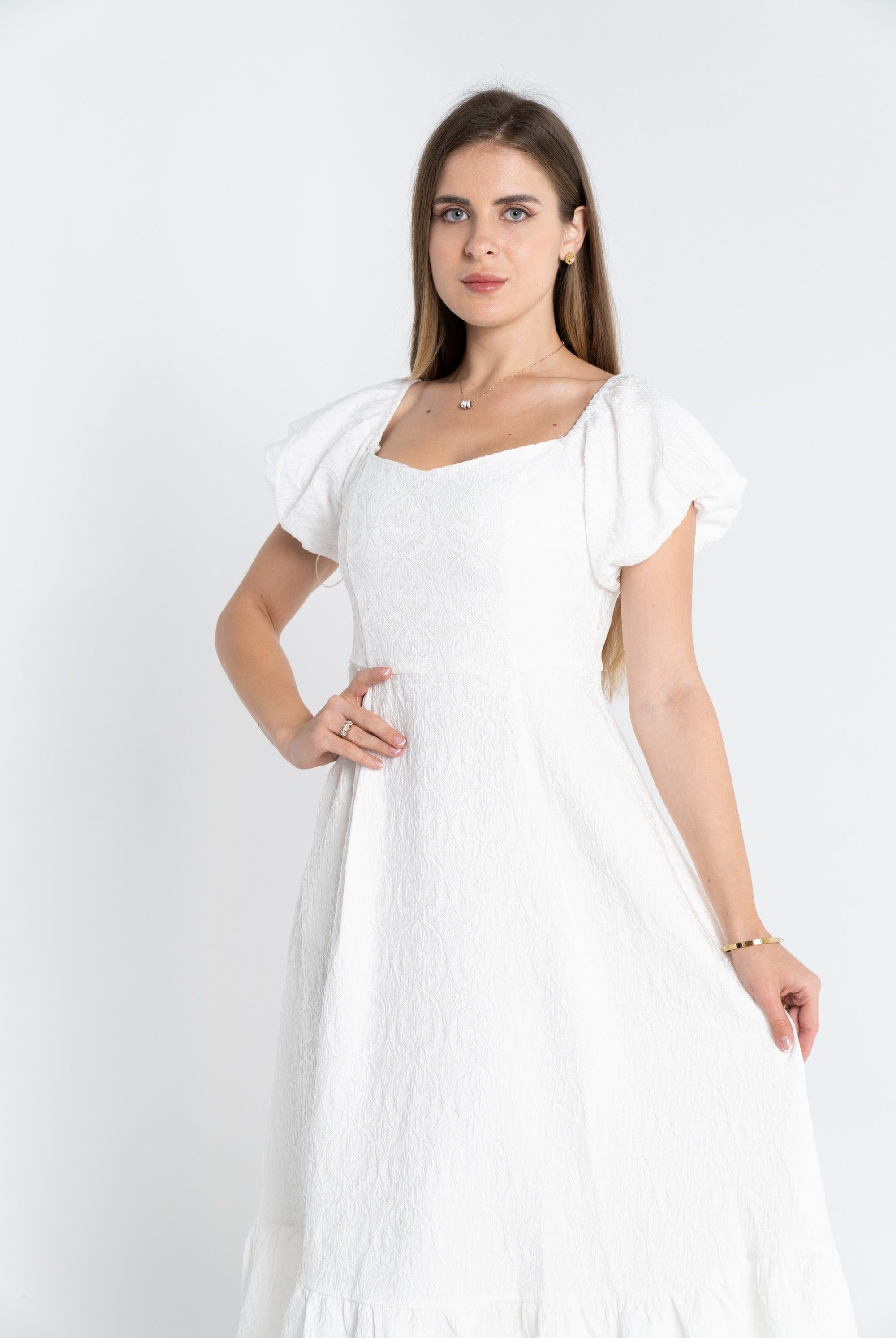 نتشي فستان سهرة ميدي بياقة مربعة وكم قصير بف نسائي