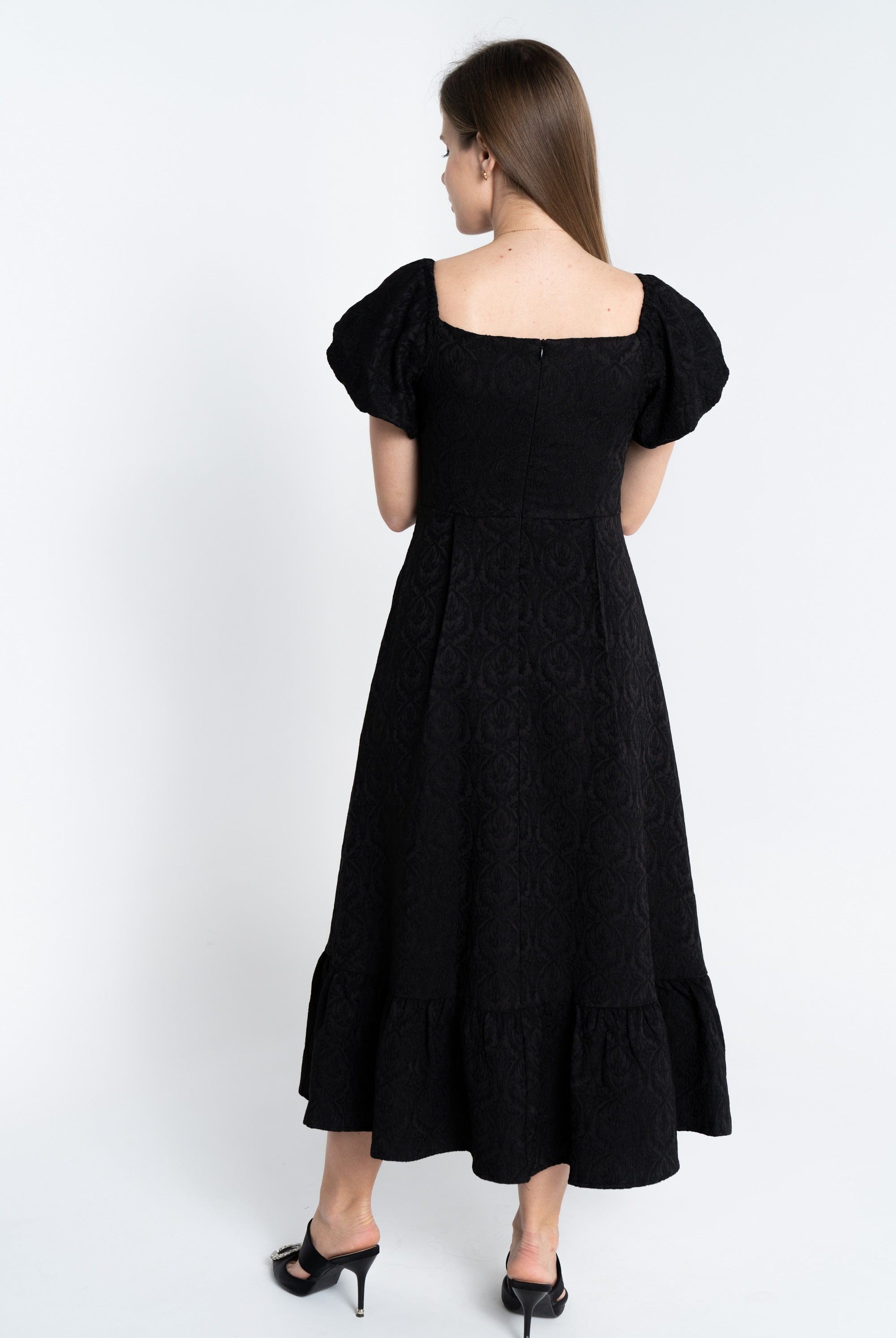 نتشي فستان سهرة ميدي بياقة مربعة وكم قصير بف نسائي