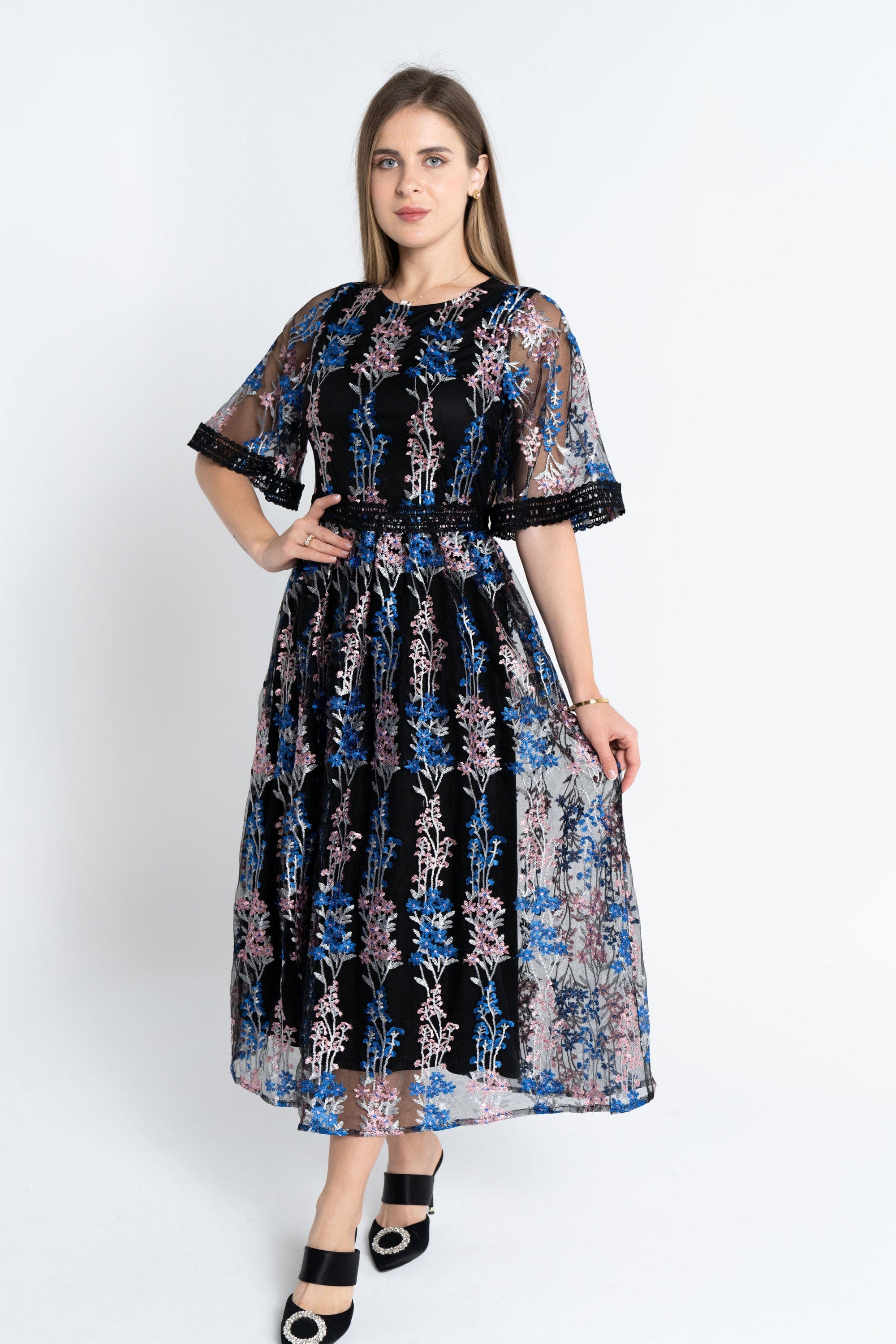 نتشي فستان ميدي مطرز شفاف مبطن نسائي