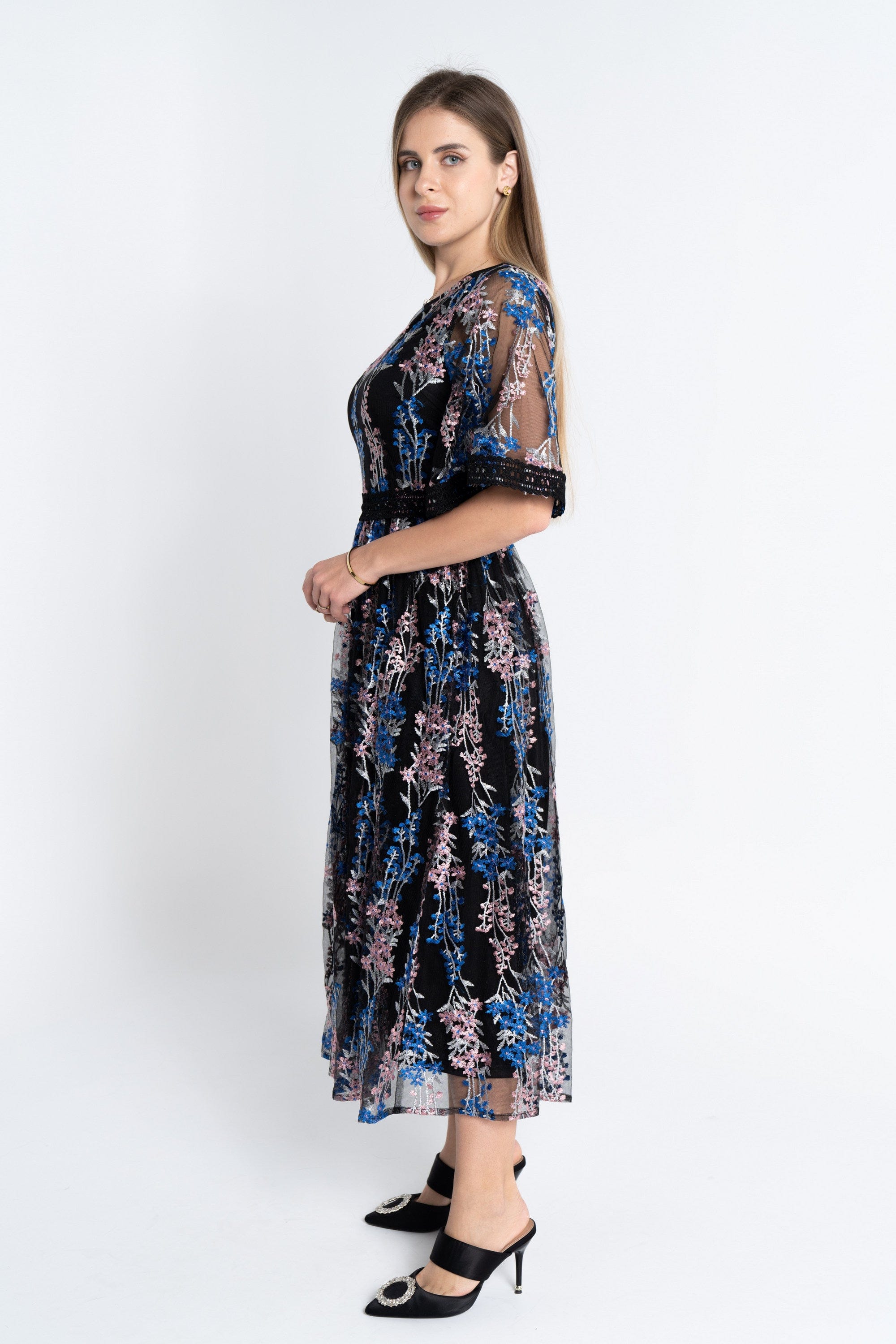 نتشي فستان ميدي مطرز شفاف مبطن نسائي