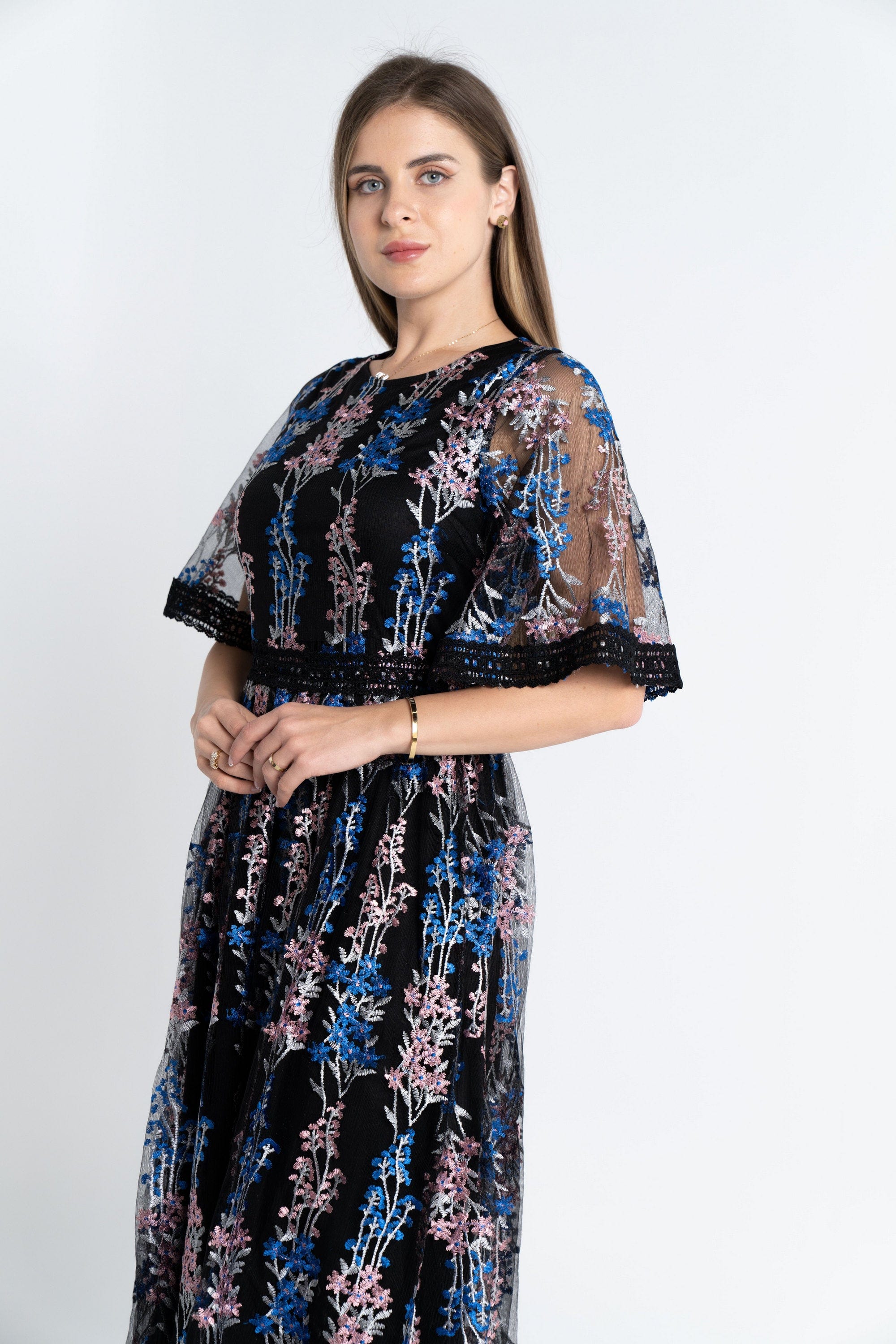 نتشي فستان ميدي مطرز شفاف مبطن نسائي