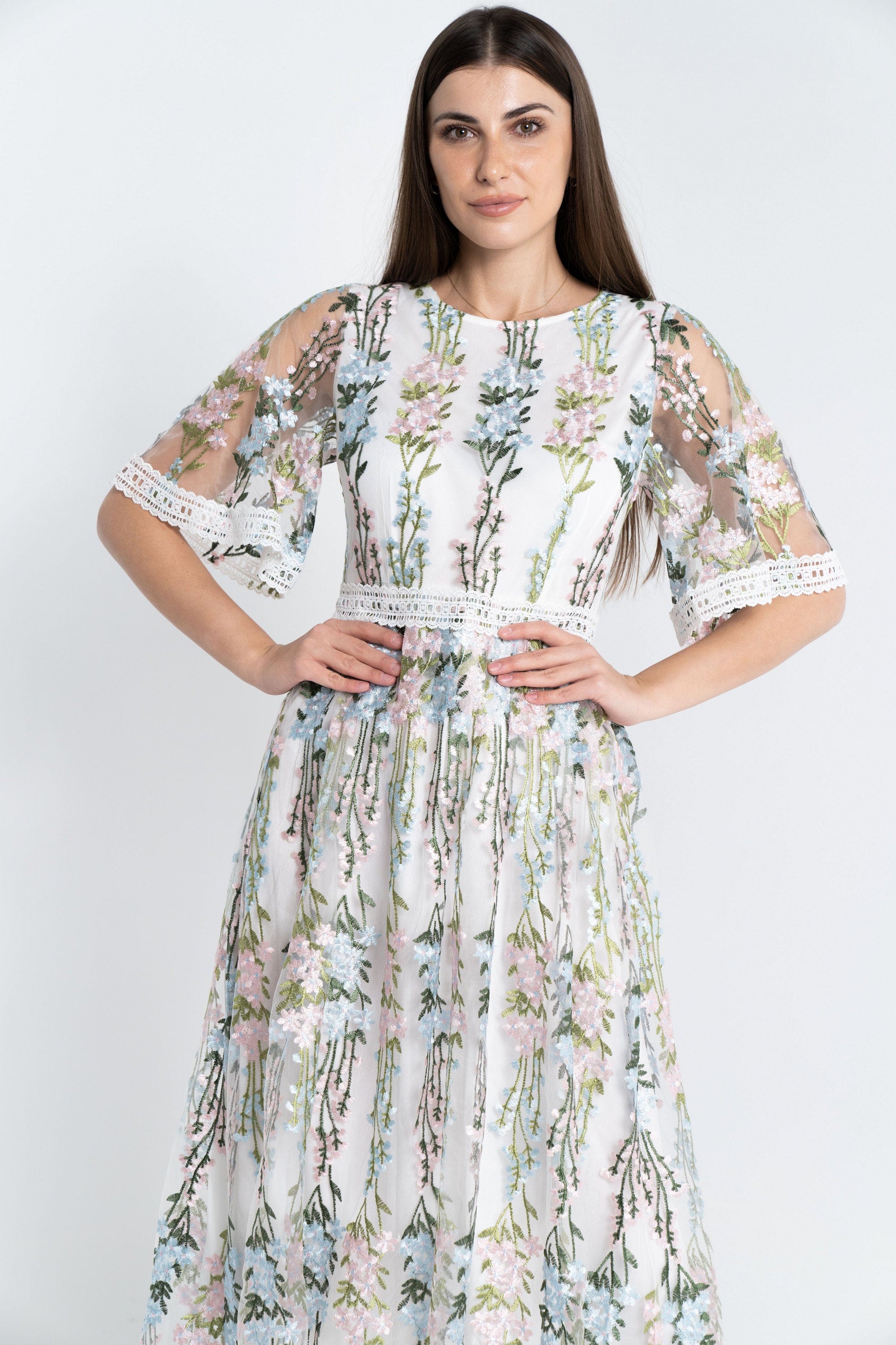 نتشي فستان ميدي مطرز شفاف مبطن نسائي