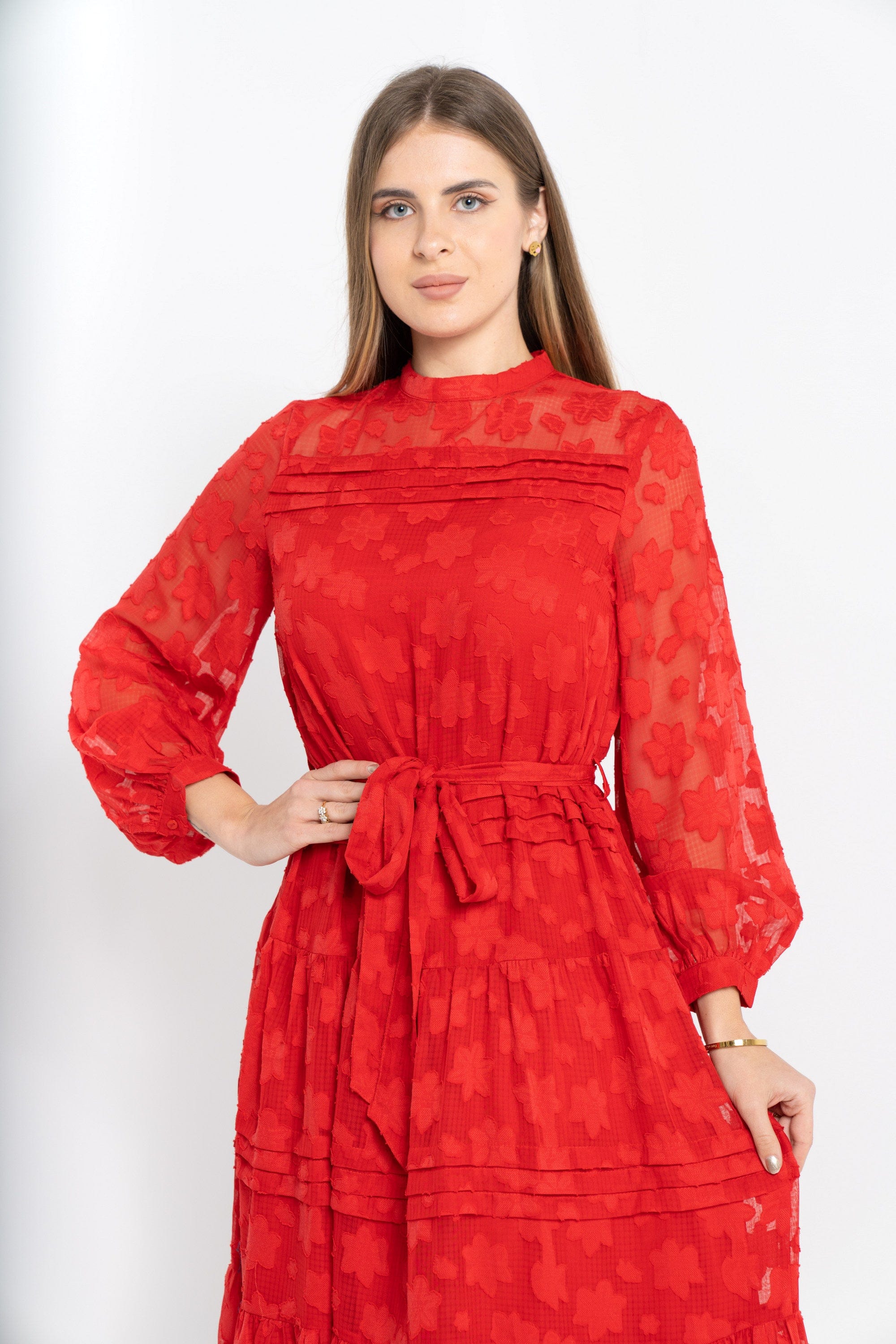 نتشي فستان ماكسي شفاف مخصر بحزام على الخصر كم طويل بف نسائي