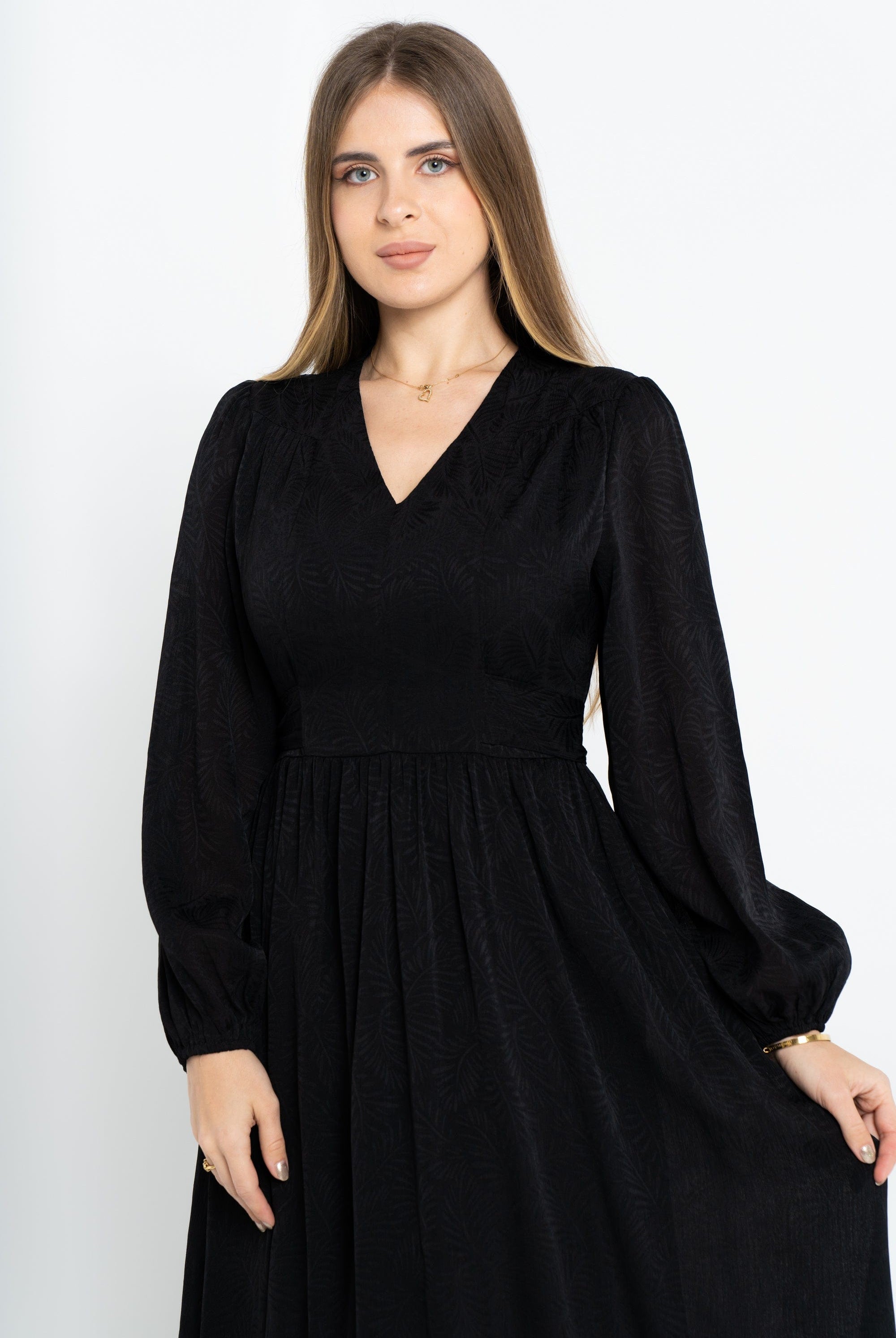 نتشي فستان مخصر سادة كم طويل بفتحة سبعة نسائي