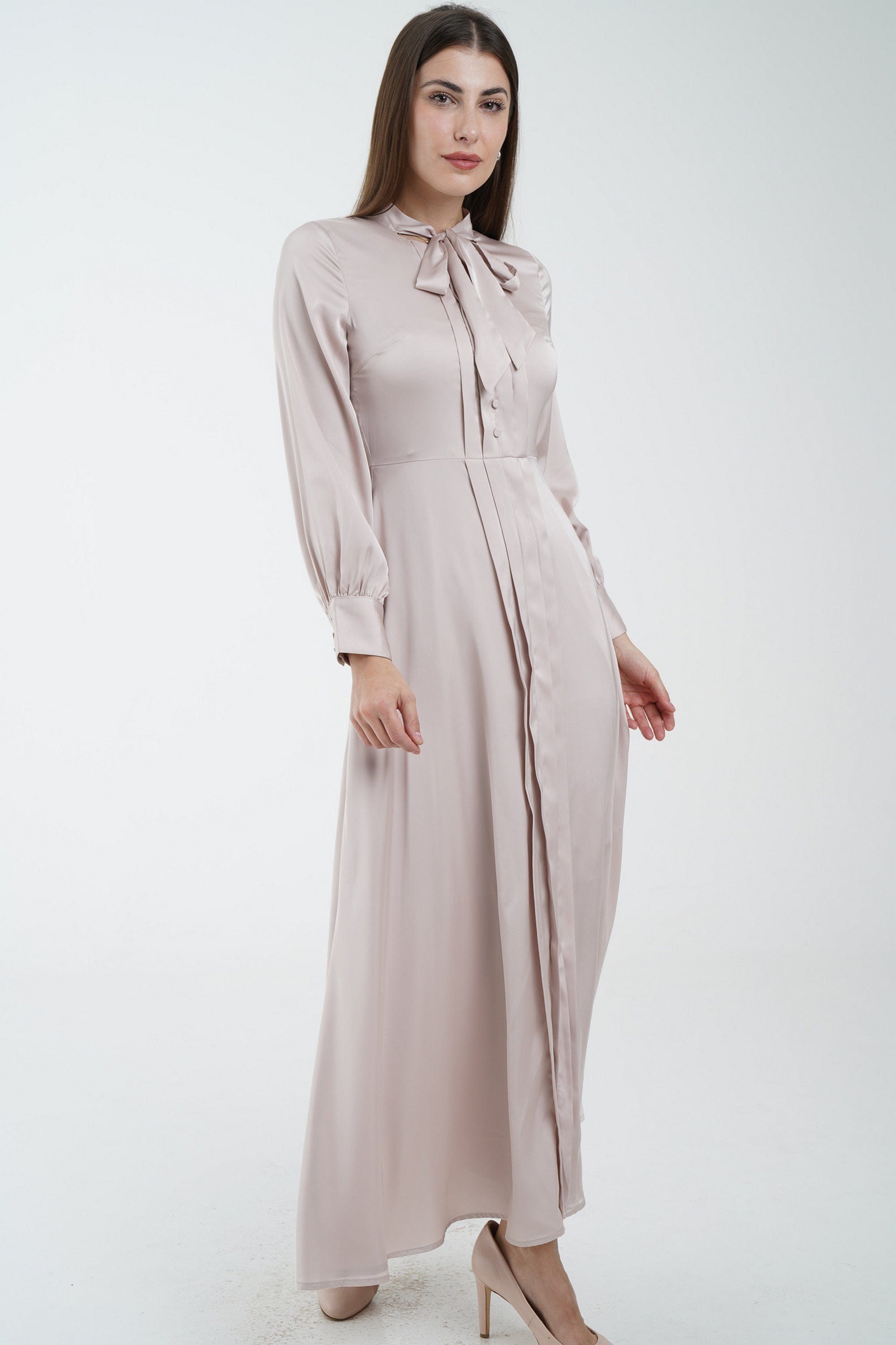 نتشي فستان ماكسي مخصر كلوش من أسفل وياقة فيونكة كم طويل نسائي