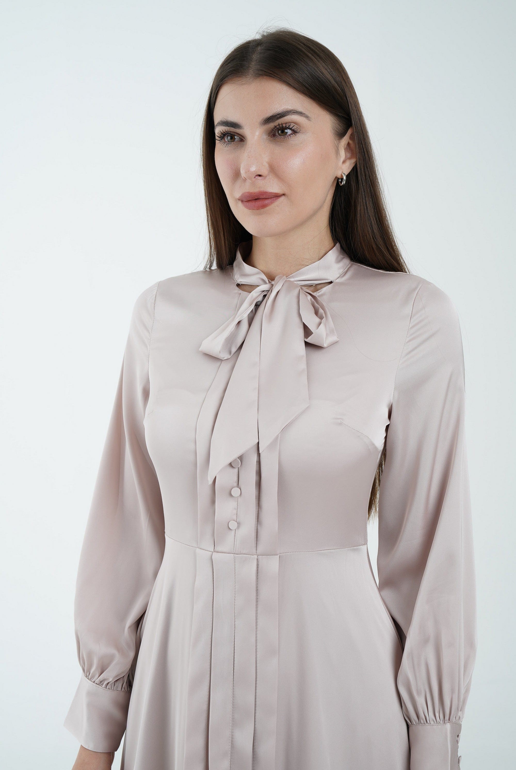 نتشي فستان ماكسي مخصر كلوش من أسفل وياقة فيونكة كم طويل نسائي