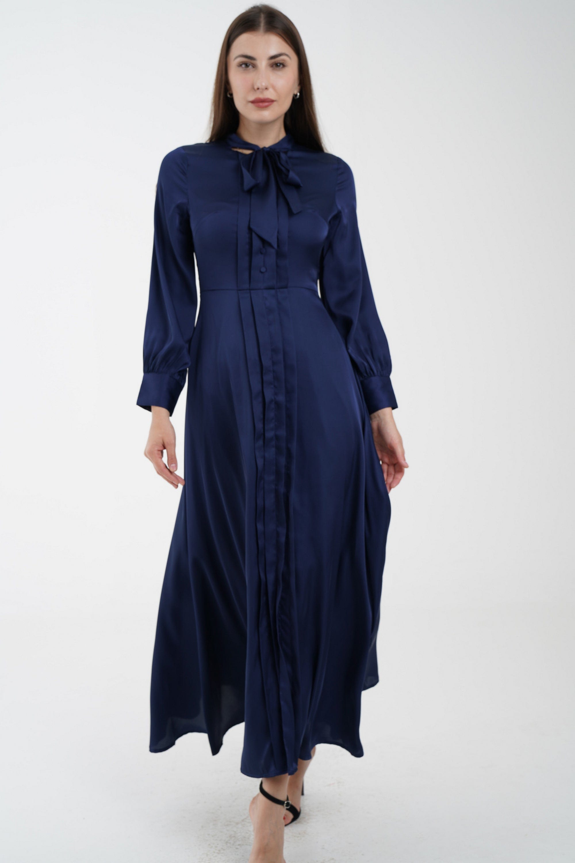 نتشي فستان ماكسي مخصر كلوش من أسفل وياقة فيونكة كم طويل نسائي