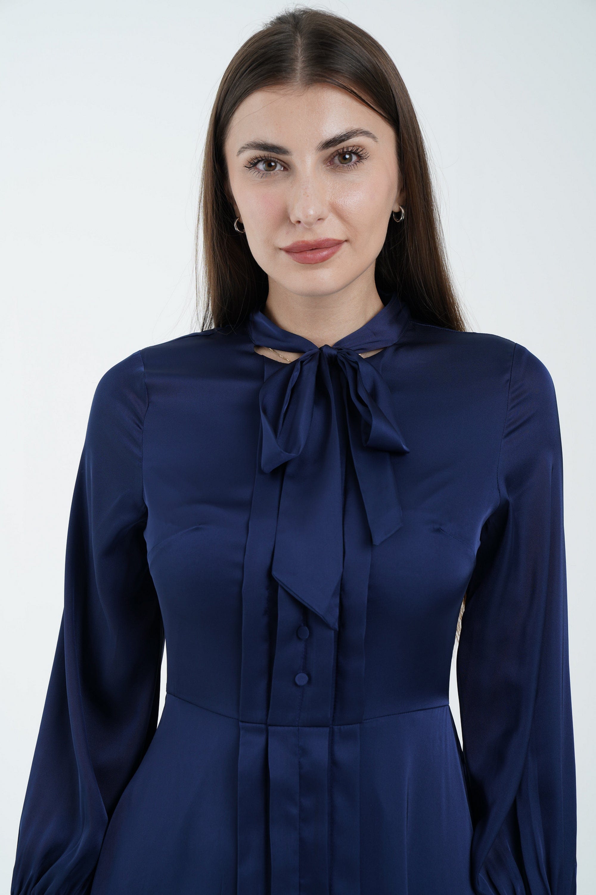 نتشي فستان ماكسي مخصر كلوش من أسفل وياقة فيونكة كم طويل نسائي