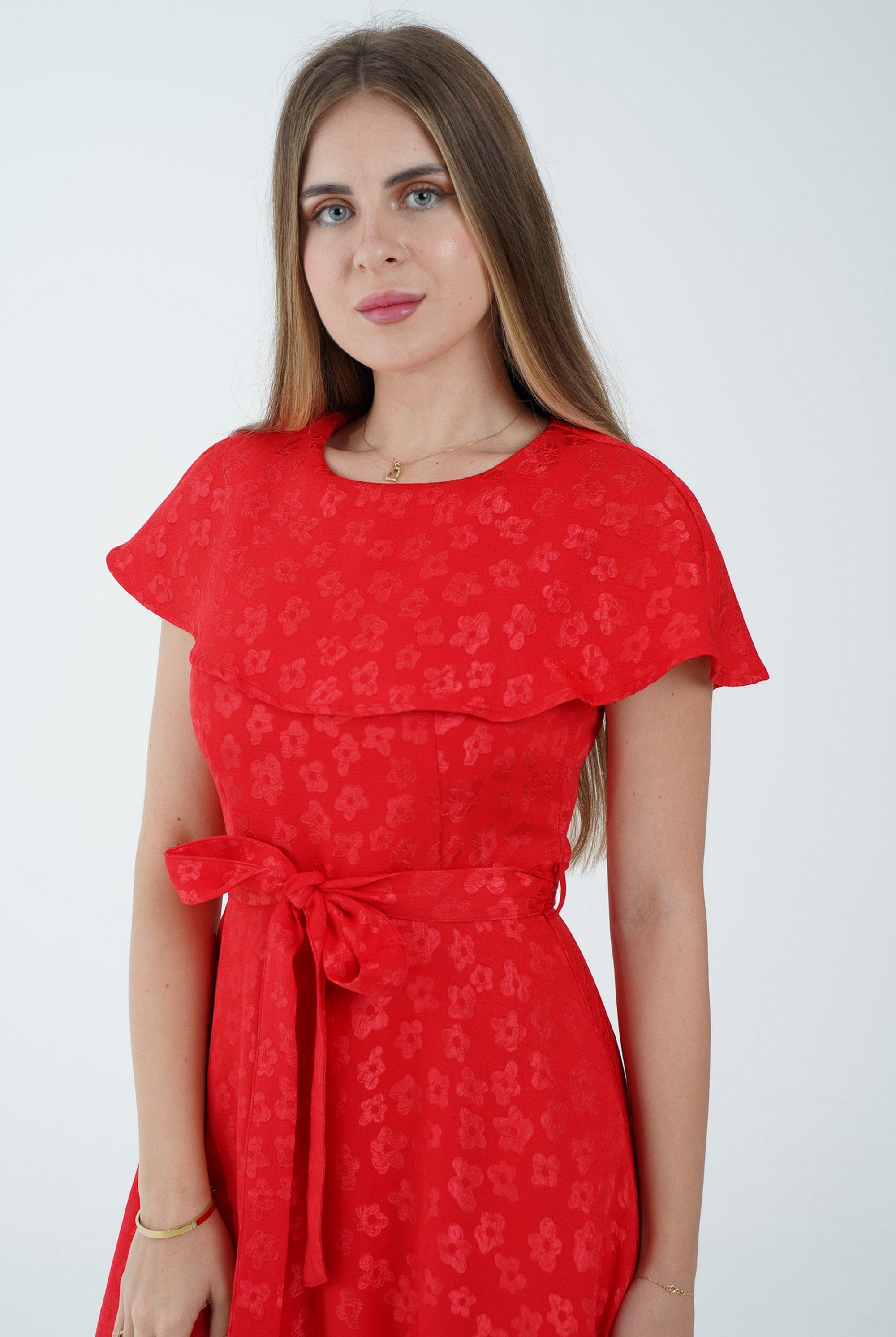 نتشي فستان ميدي أكمام قصير بنمط مزين برباط