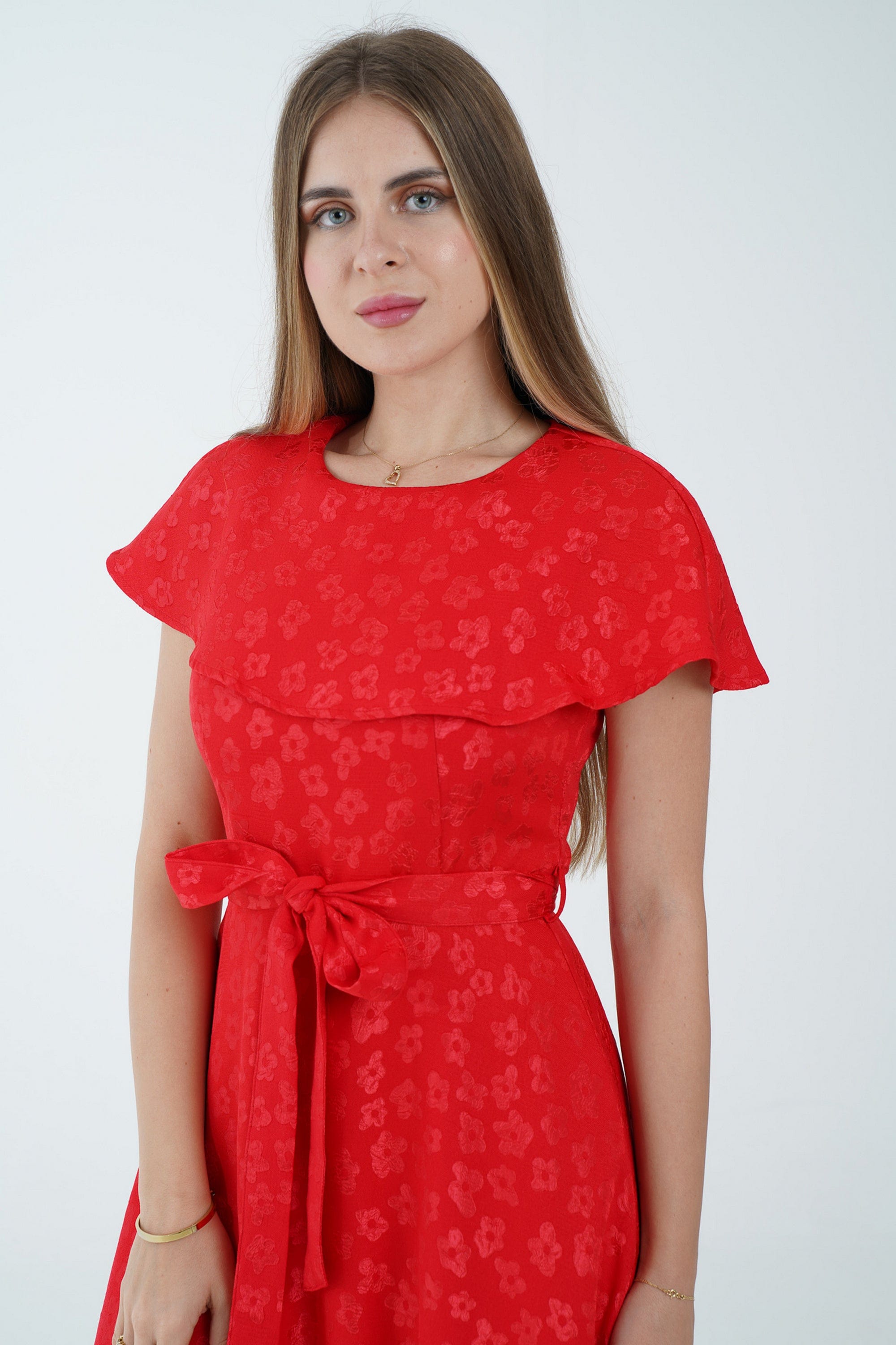 نتشي فستان ميدي أكمام قصير بنمط مزين برباط