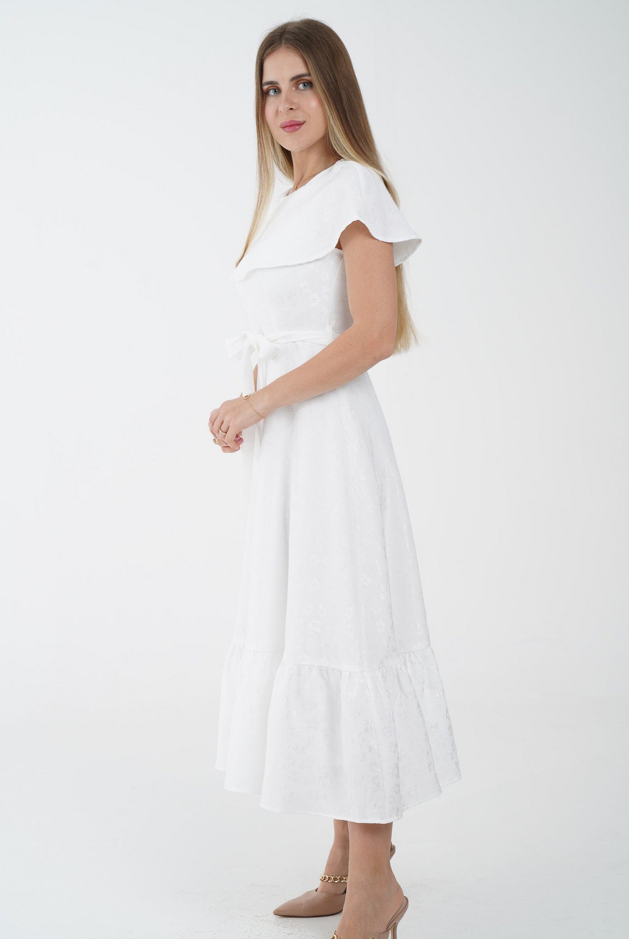 نتشي فستان ميدي أكمام قصير بنمط مزين برباط