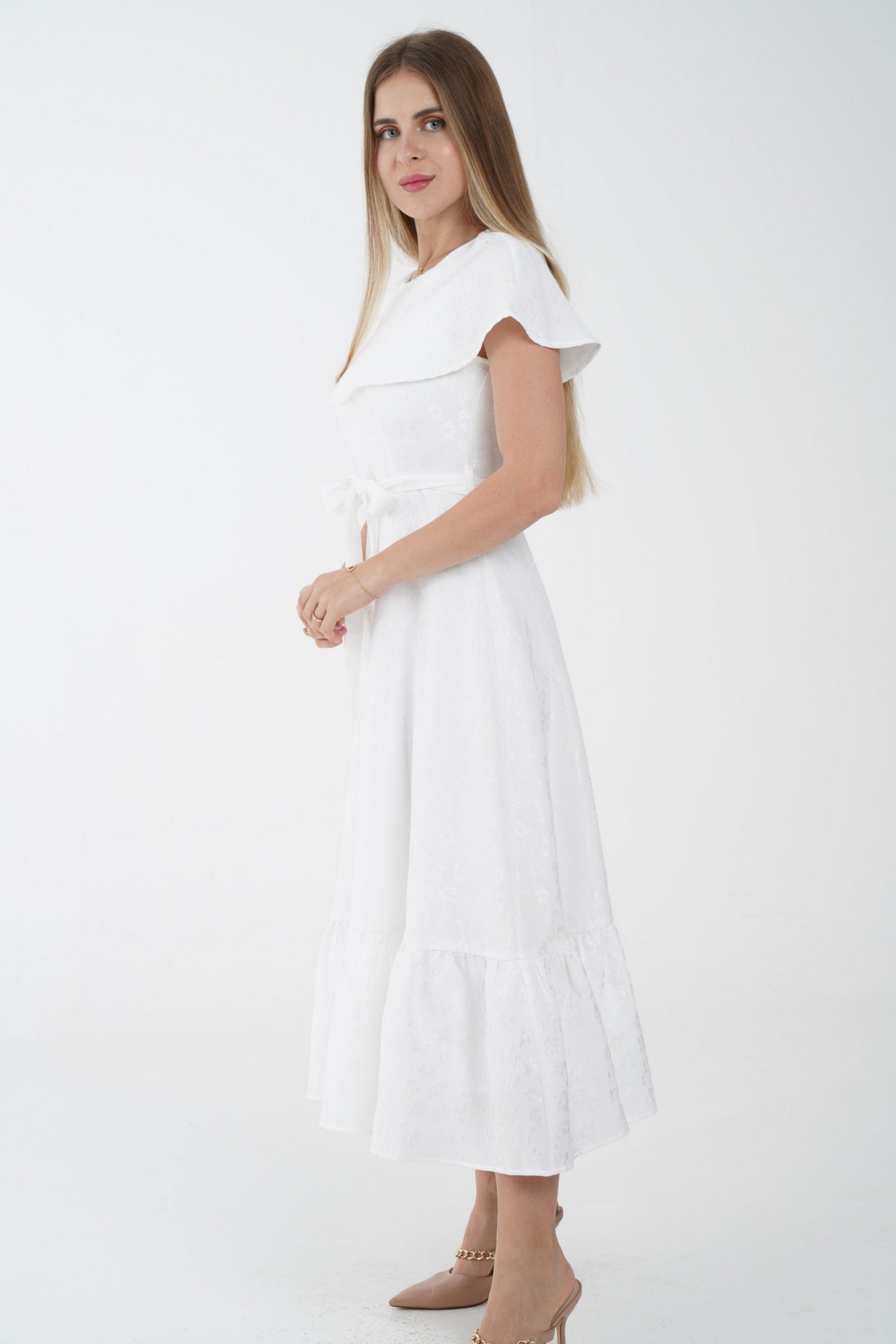 نتشي فستان ميدي أكمام قصير بنمط مزين برباط