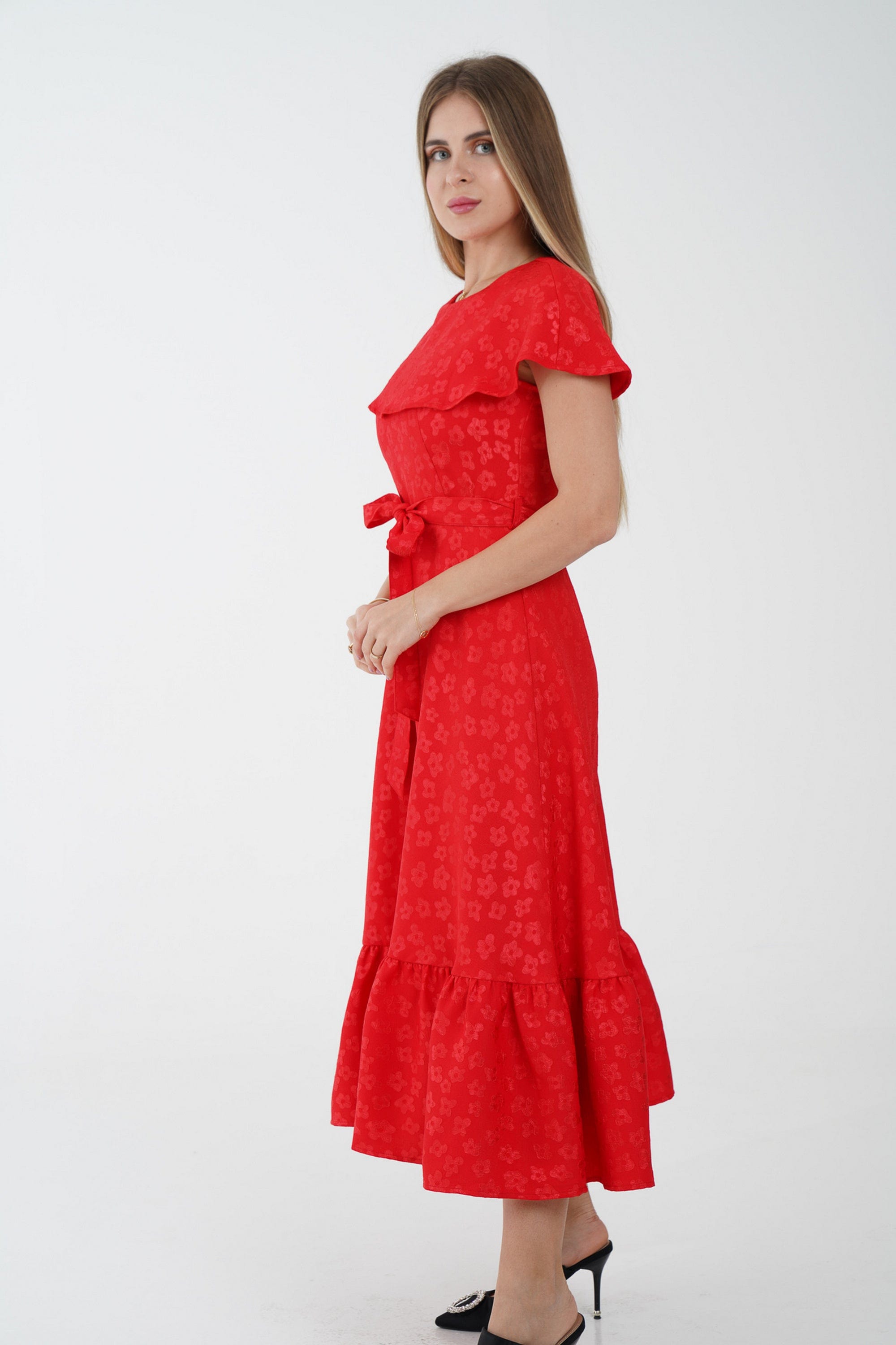 نتشي فستان ميدي أكمام قصير بنمط مزين برباط