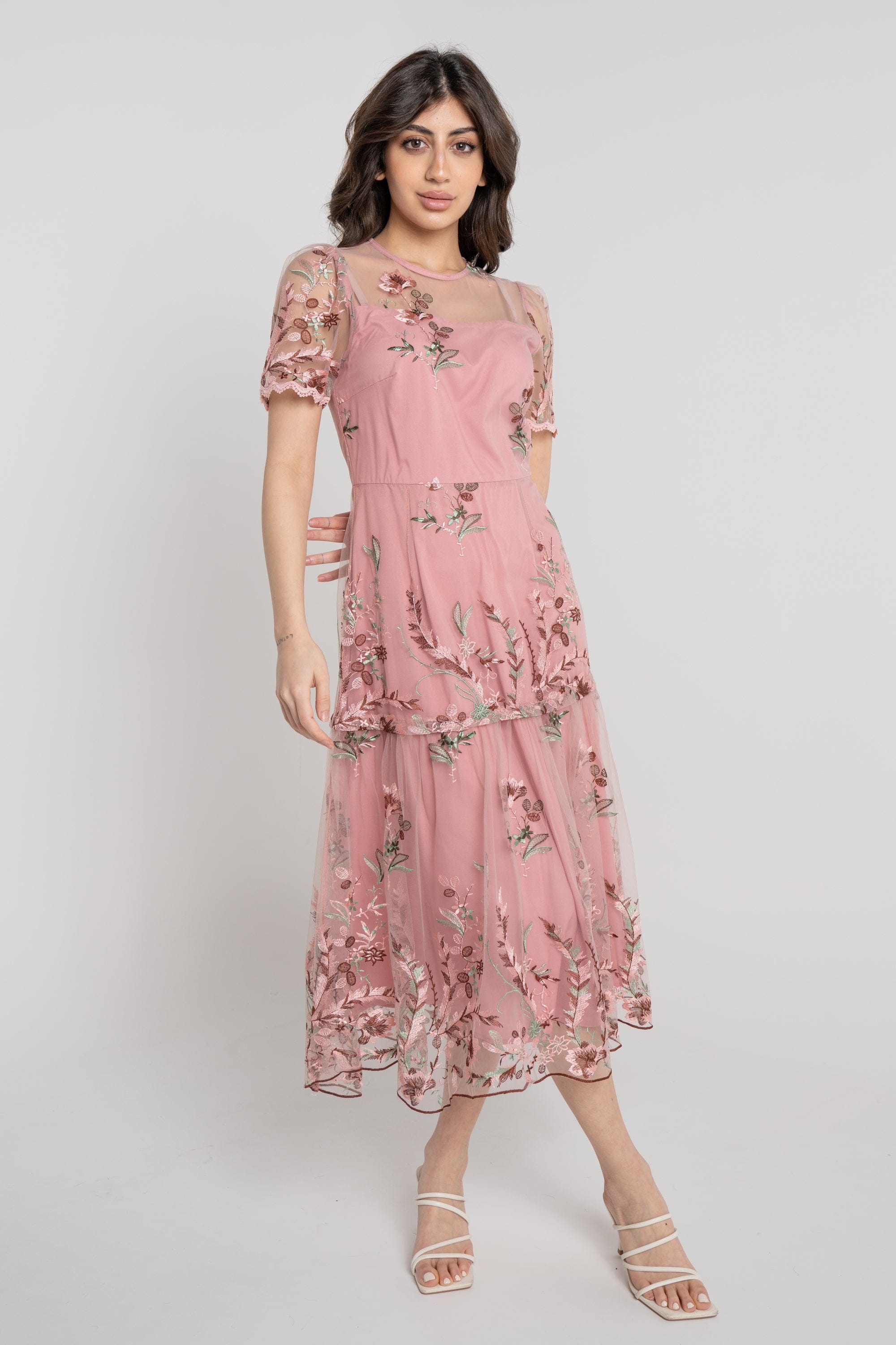 نتشي فستان ميدي شفاف مطرز مبطن نص كم نسائي