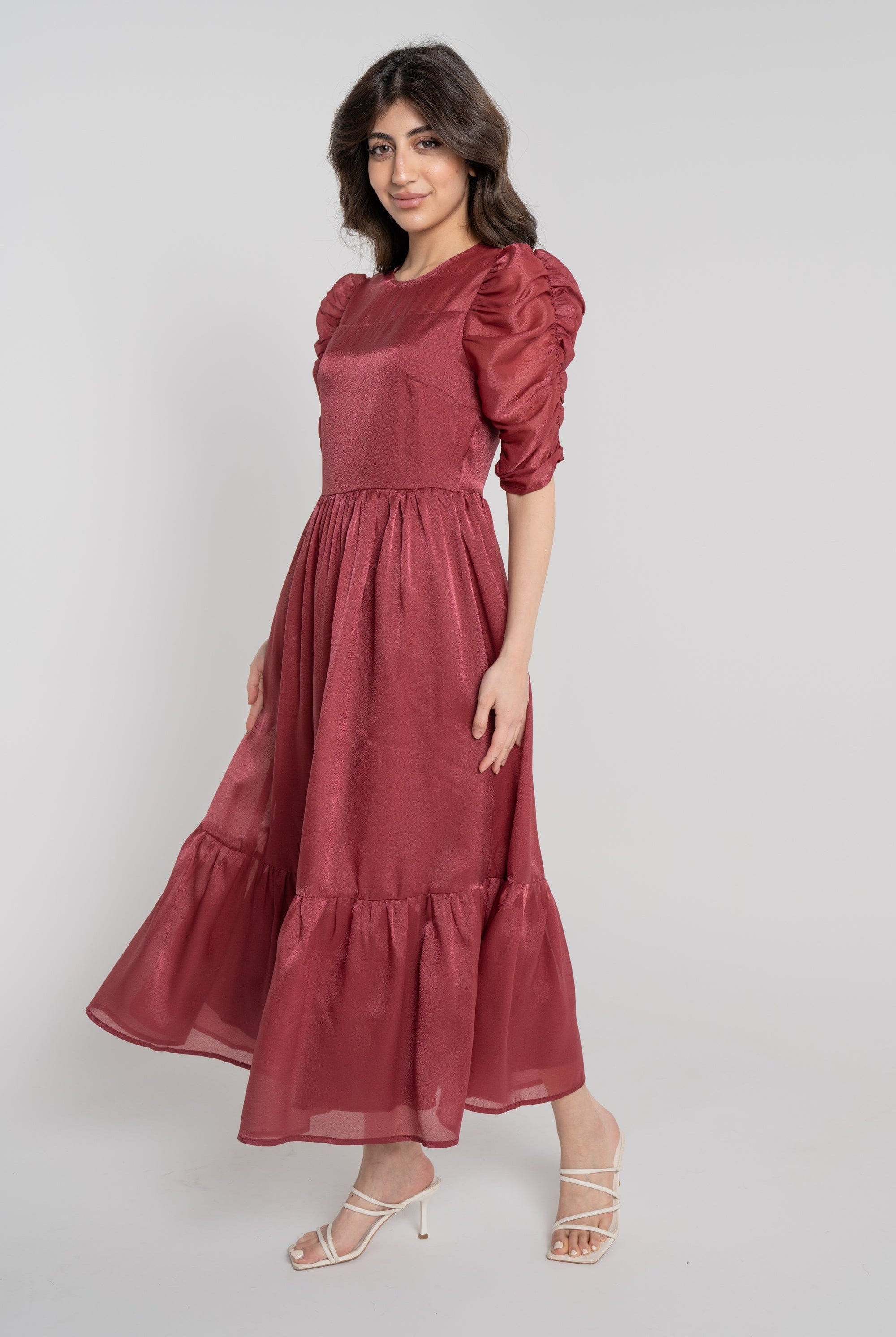 نتشي فستان ميدي سادة نص كم مكشكش نسائي