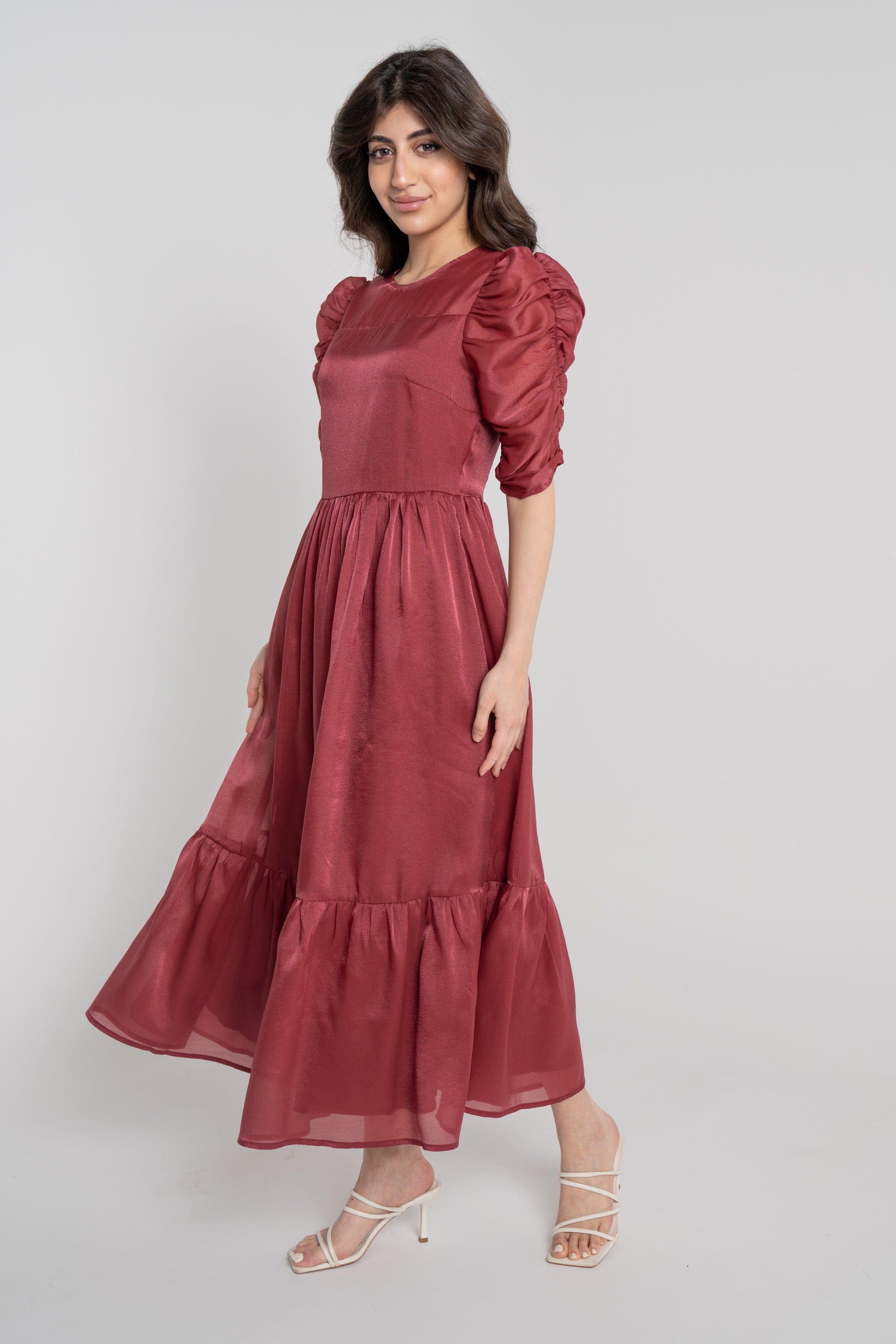 نتشي فستان ميدي سادة نص كم مكشكش نسائي