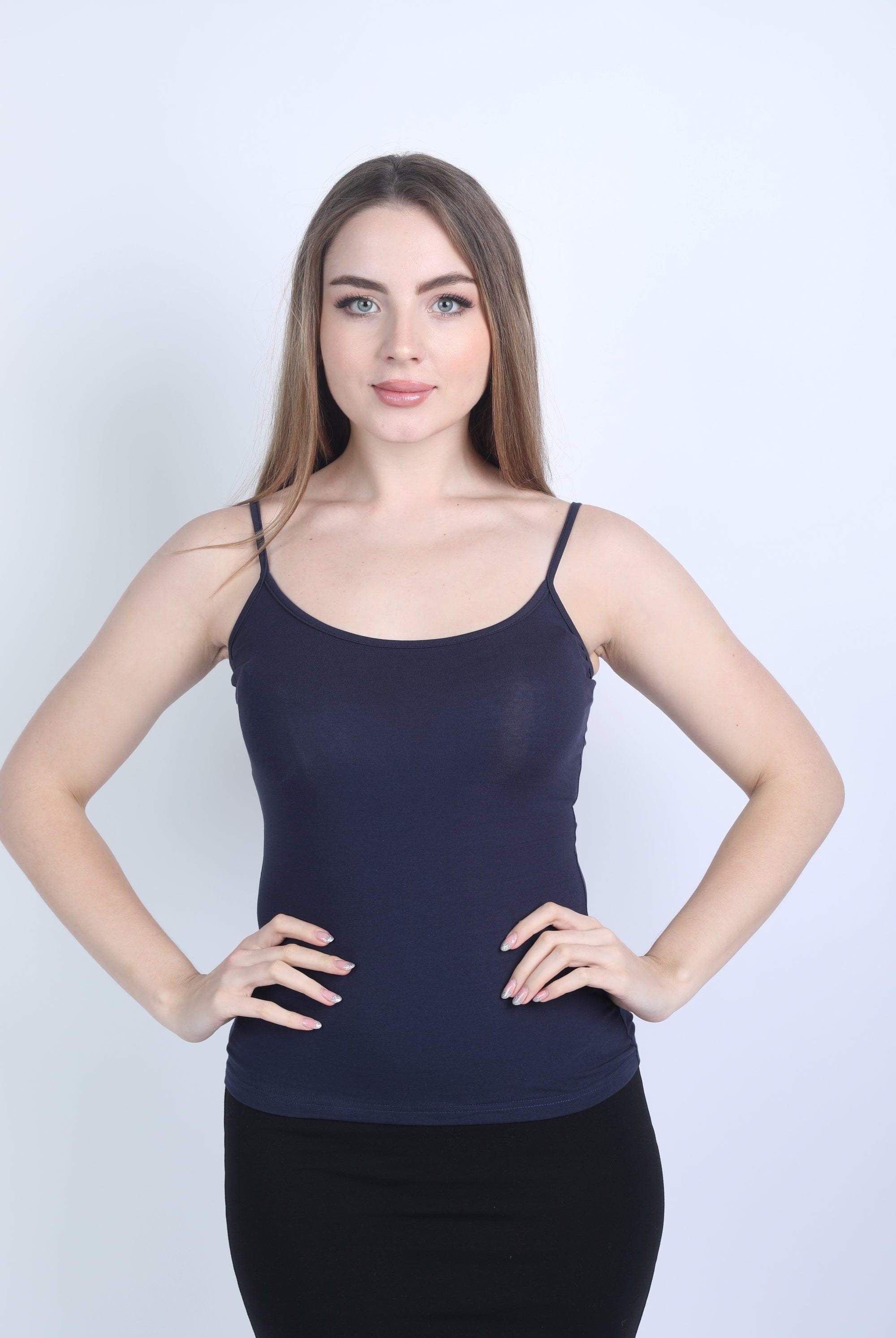 نتشي بلوزة حمالات رفيعة سادة نسائي