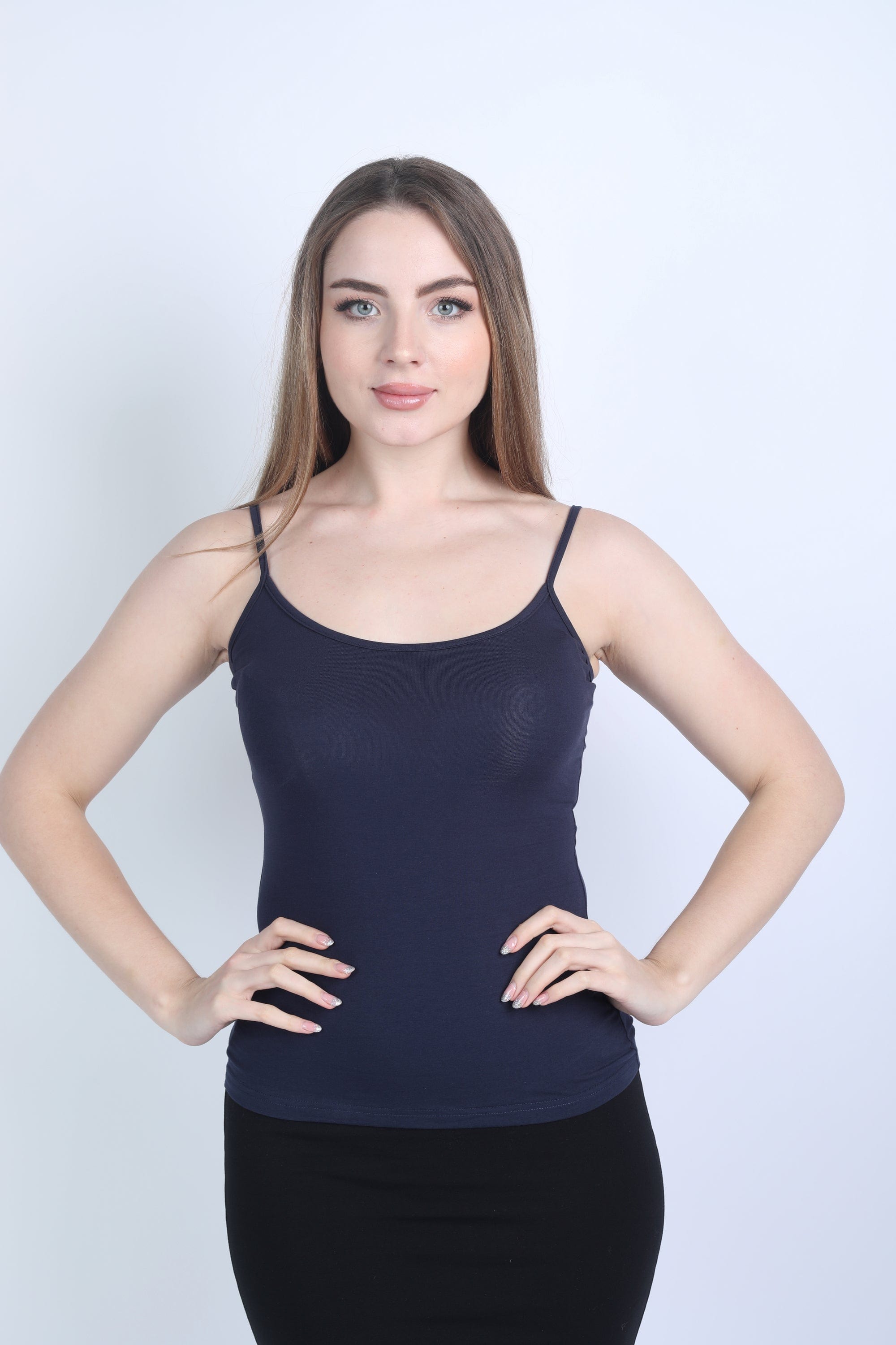 نتشي بلوزة حمالات رفيعة سادة نسائي