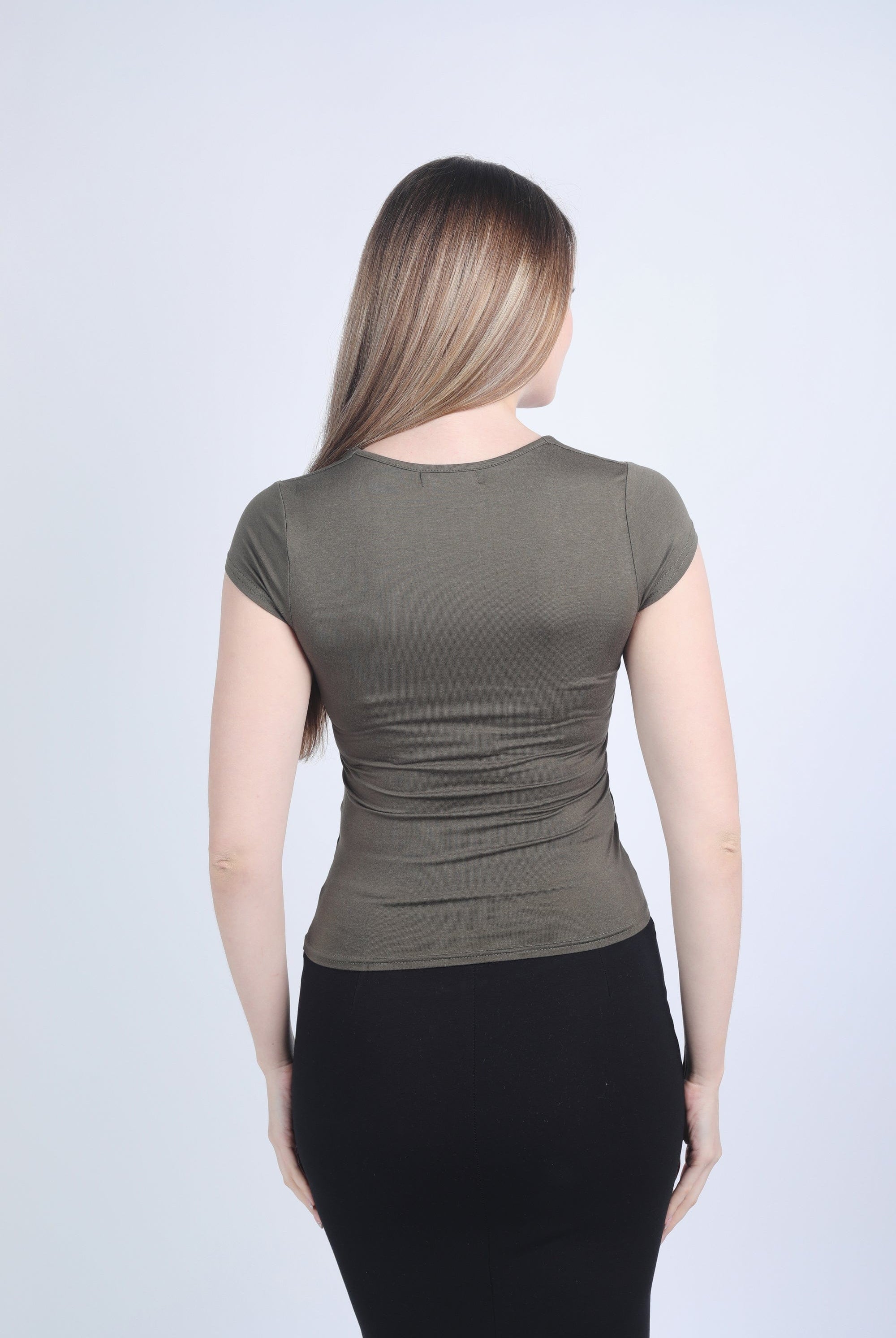 نتشي بلوزة قطنية ضيقة برقبة دائرية نسائي