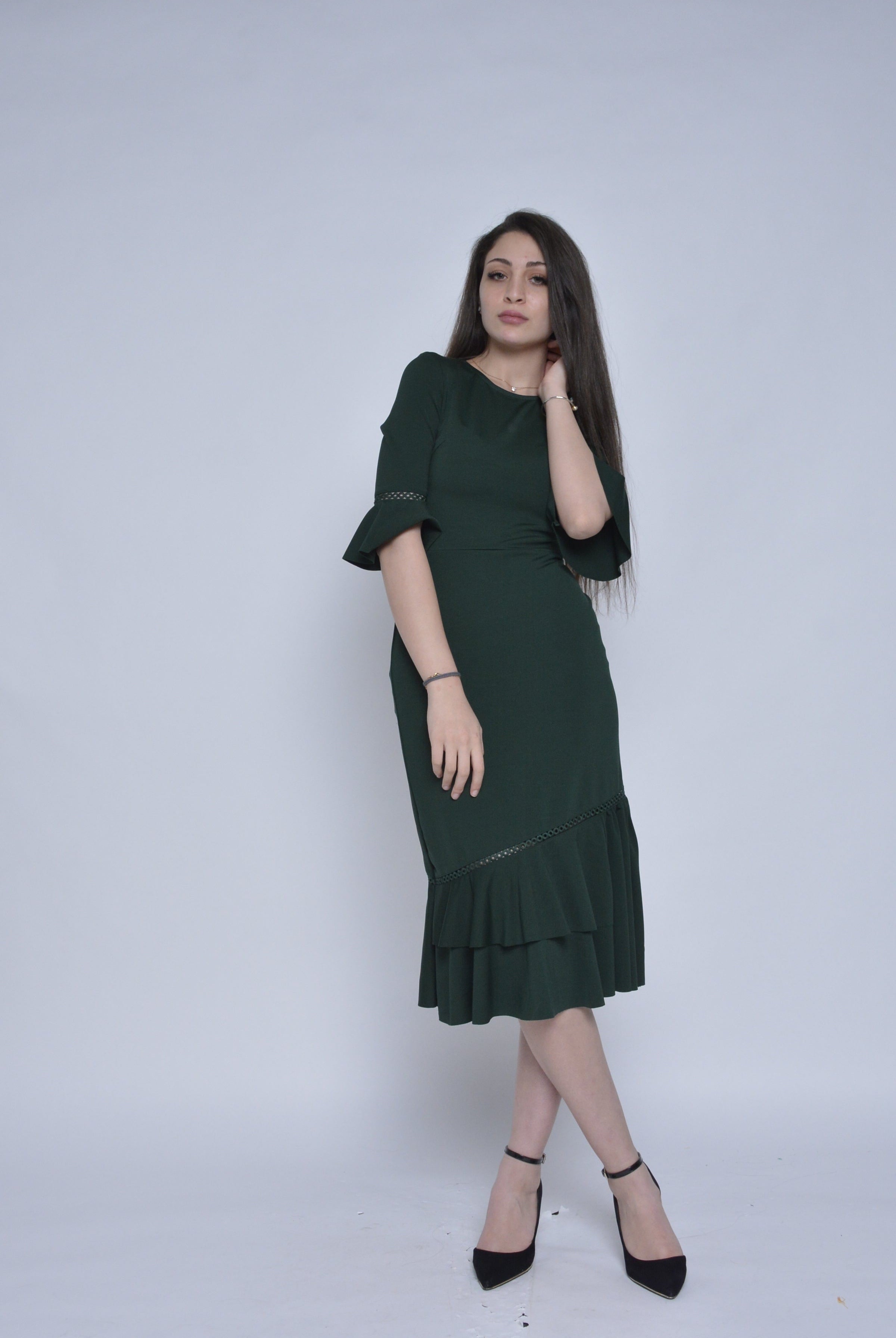 نتشي فستان قصير الاكمام مزين بكرانيش