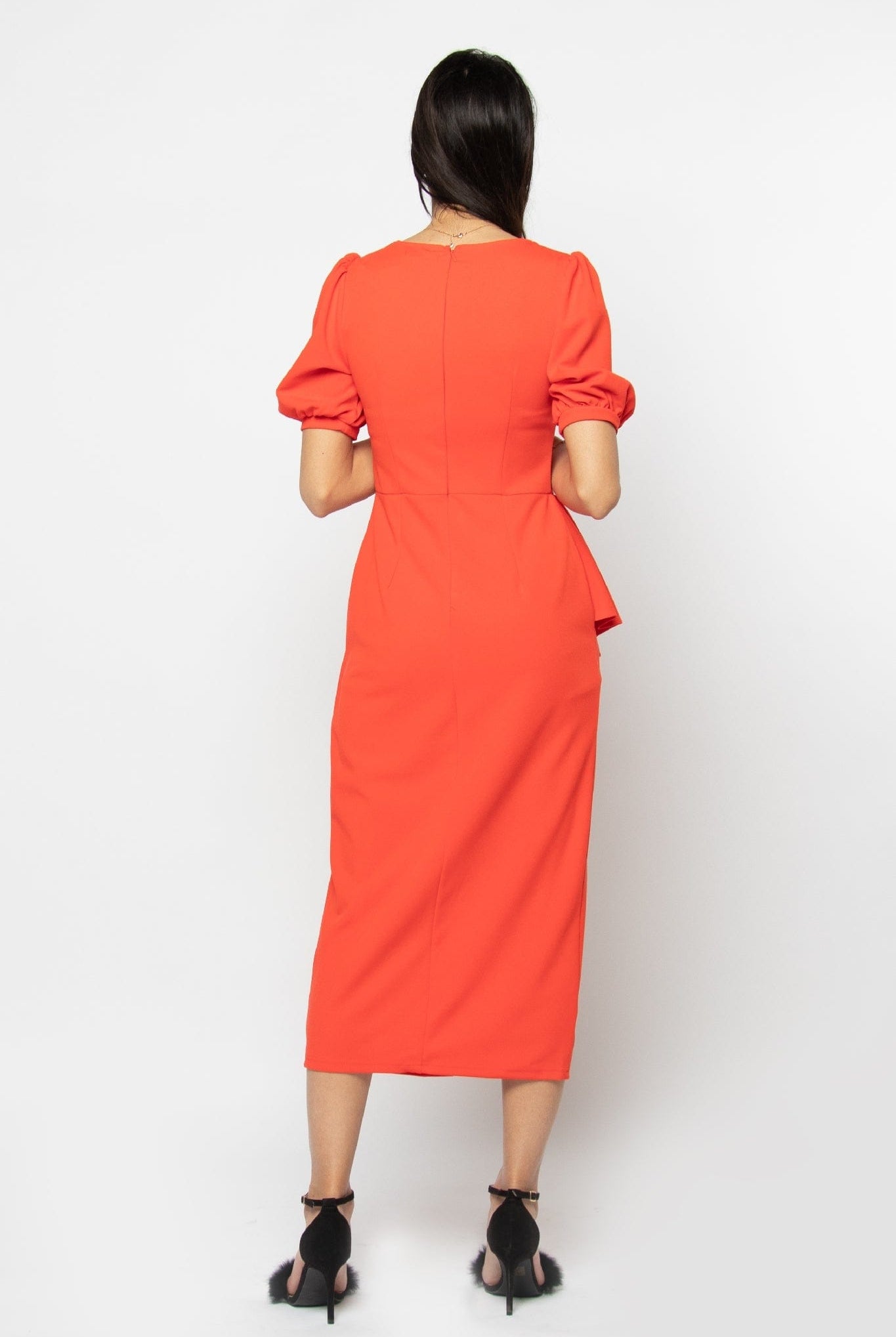 نتشي فستان ميدي نص كم طبقات سادة