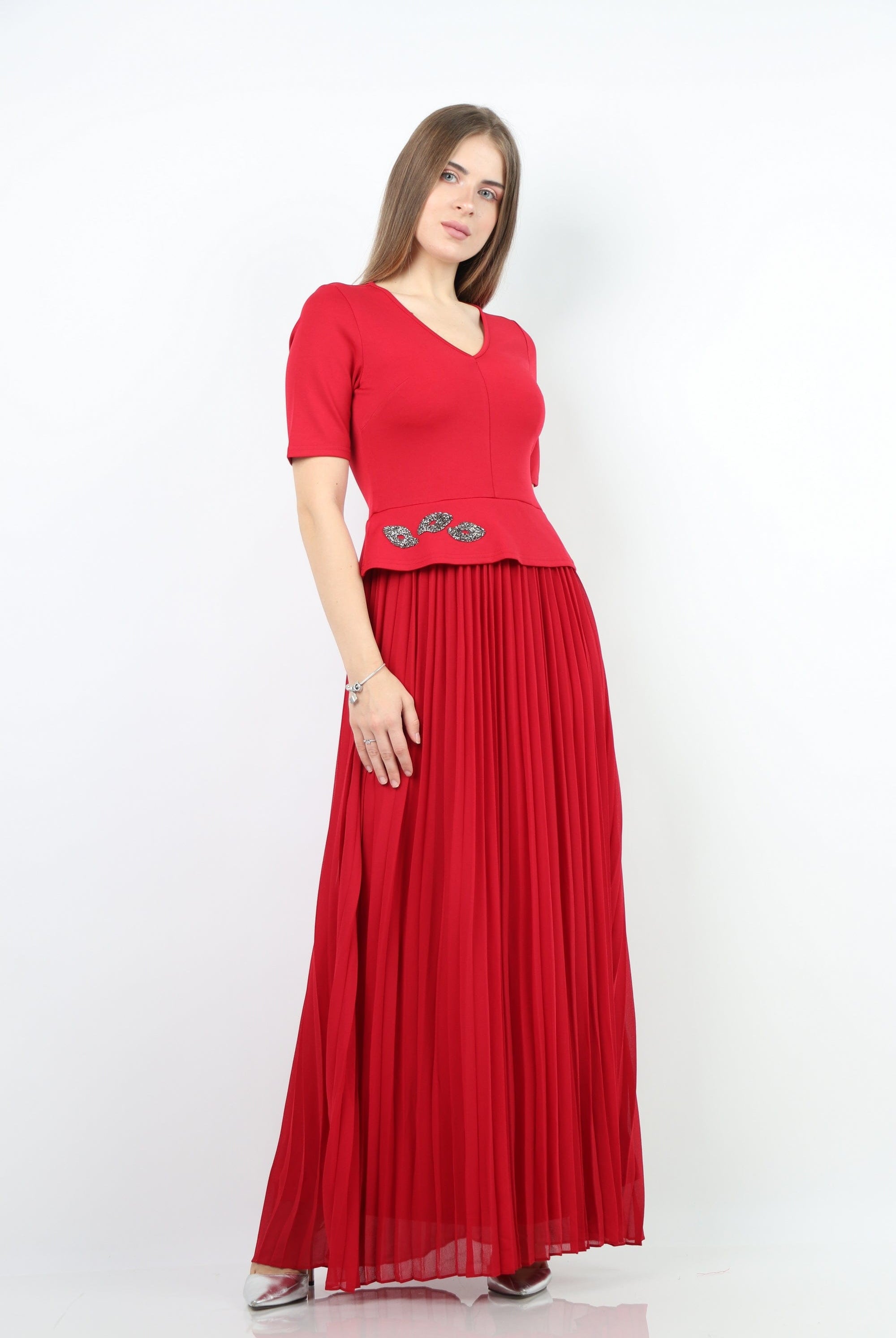 نتشي فستان ماكسي نص كم ومزين بتطريز علي الخصر