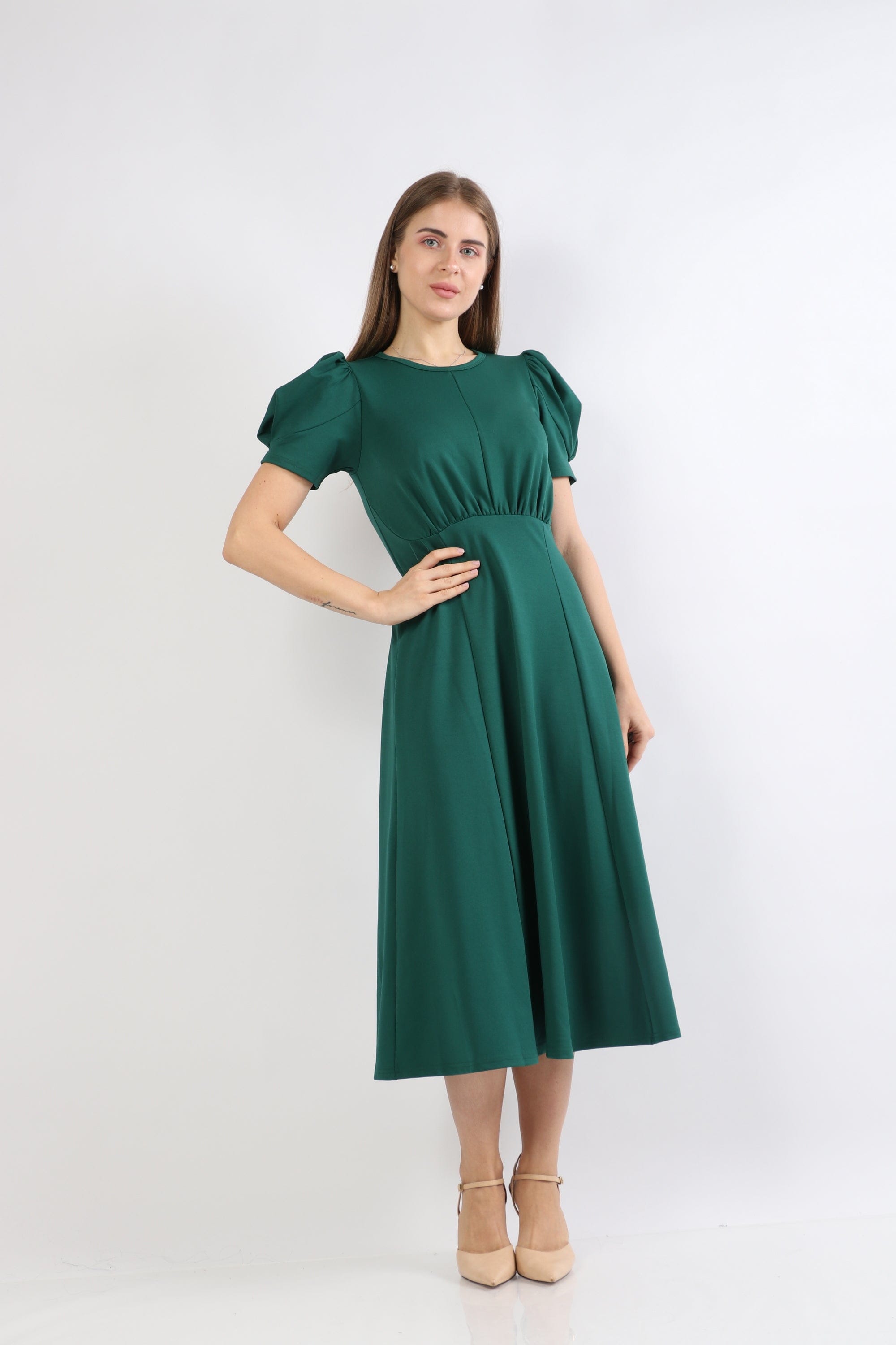 نتشي فستان ميدي بكم قصير منفوخ