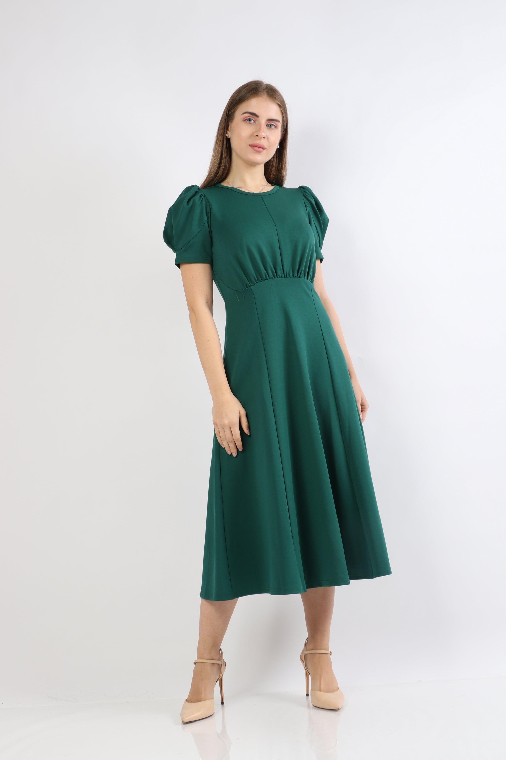 نتشي فستان ميدي بكم قصير منفوخ