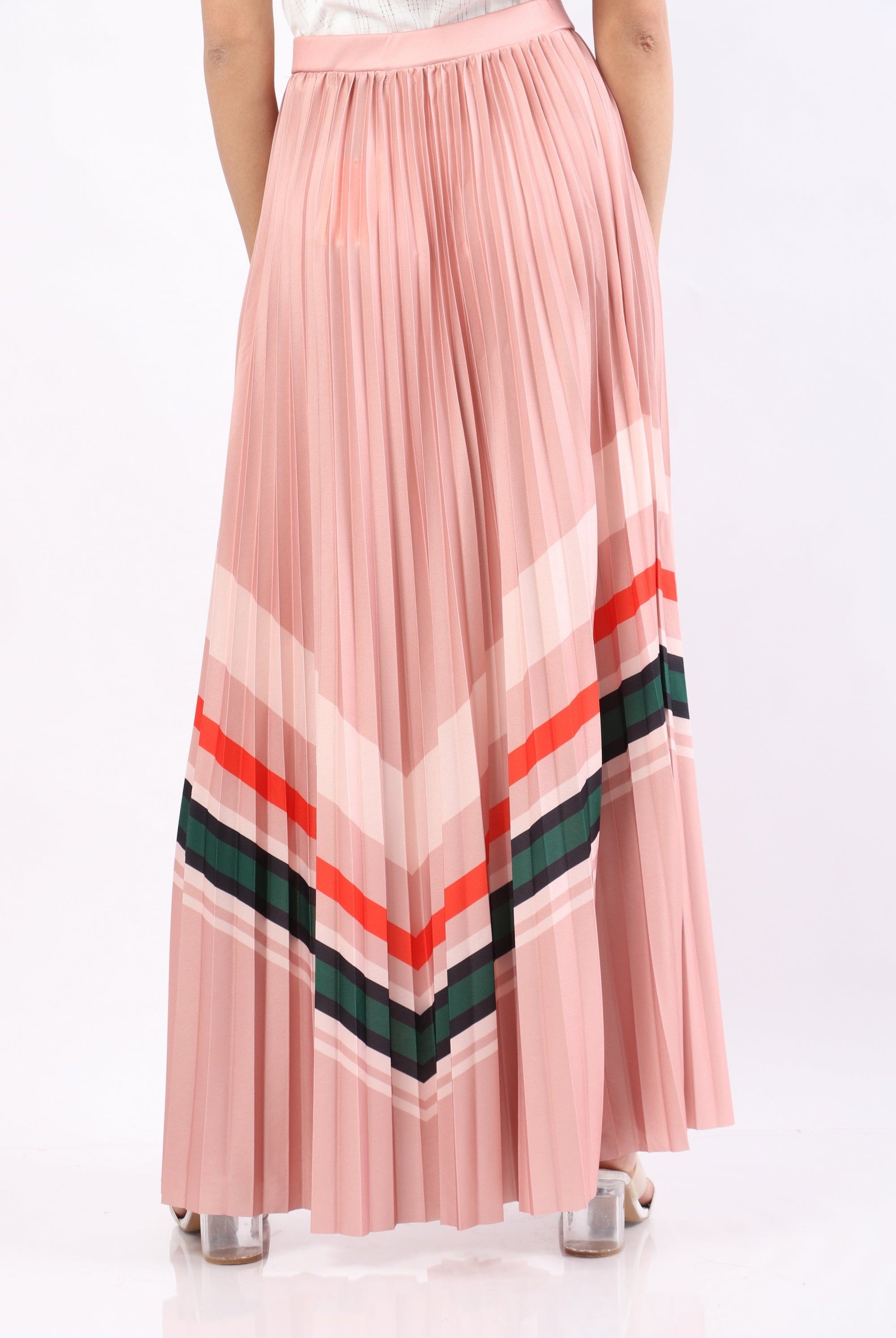 نتشي تنورة بليسية طويلة مخططة على نمط مثلث نسائية