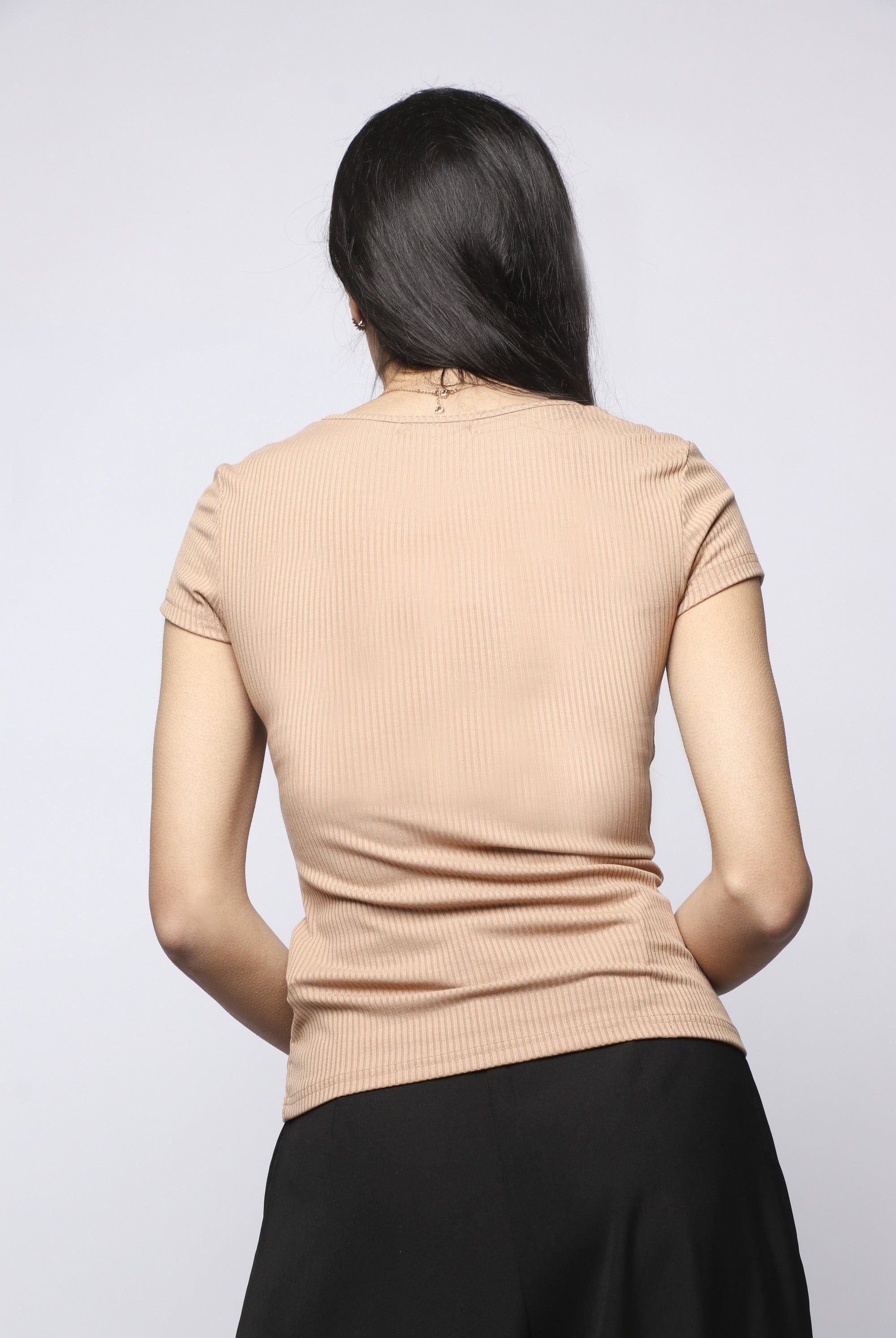 نتشي بلوزة سادة بفتحة صدر جانبية كم قصير نسائي