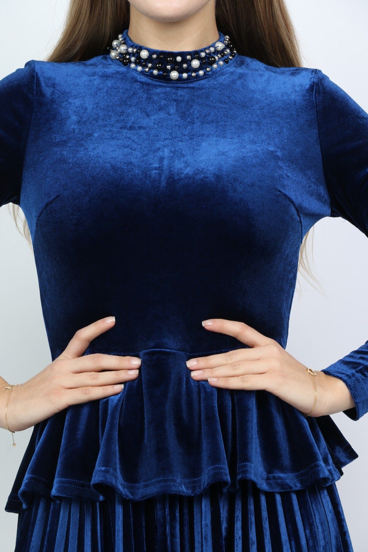 ูุชุดู ูุณุชุงู ู
ูุฏู ูุทููุฉ ุจููุณูู ุจุฃูู
ุงู
ุทูููุฉ