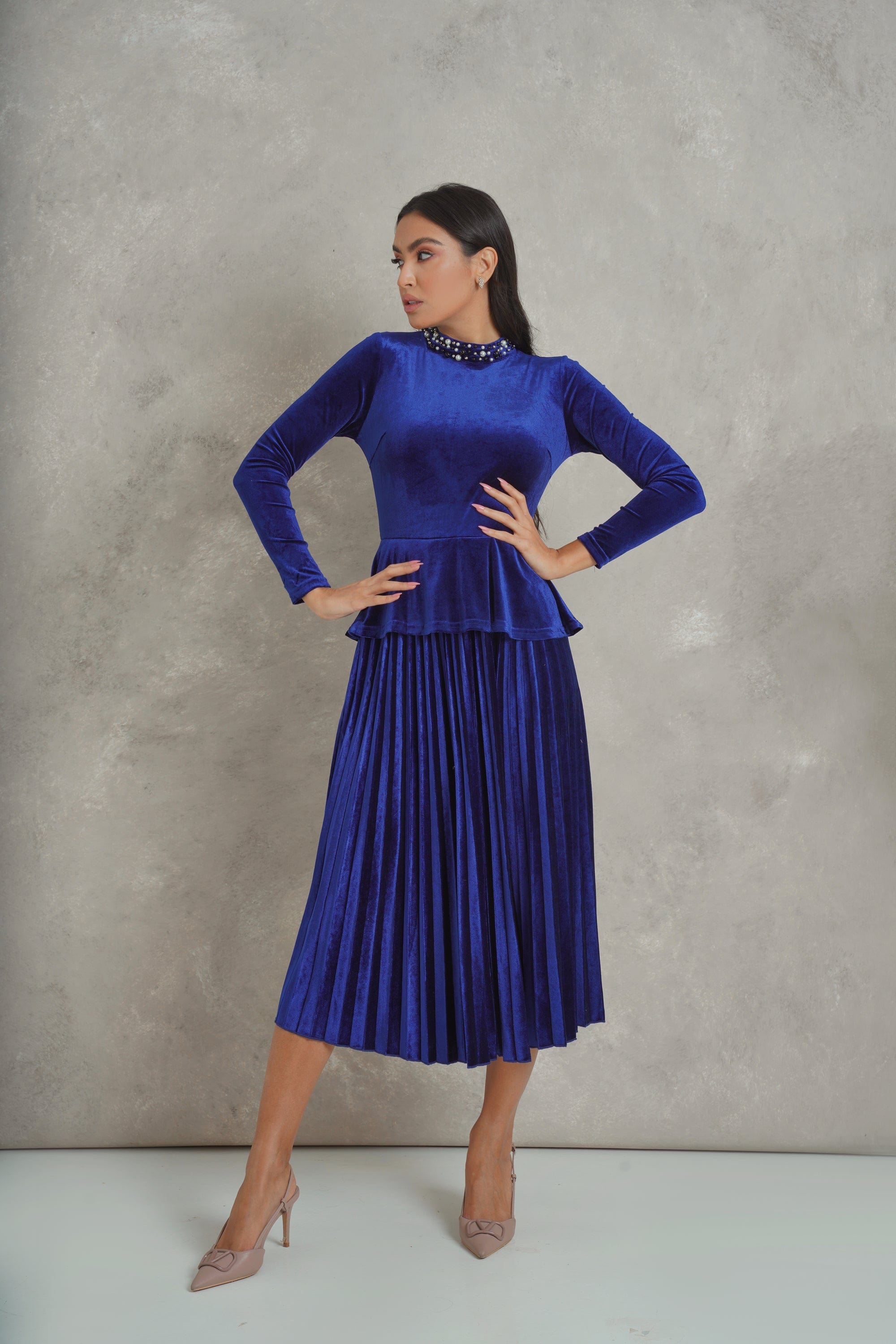 ูุชุดู ูุณุชุงู ู
ูุฏู ูุทููุฉ ุจููุณูู ุจุฃูู
ุงู
ุทูููุฉ