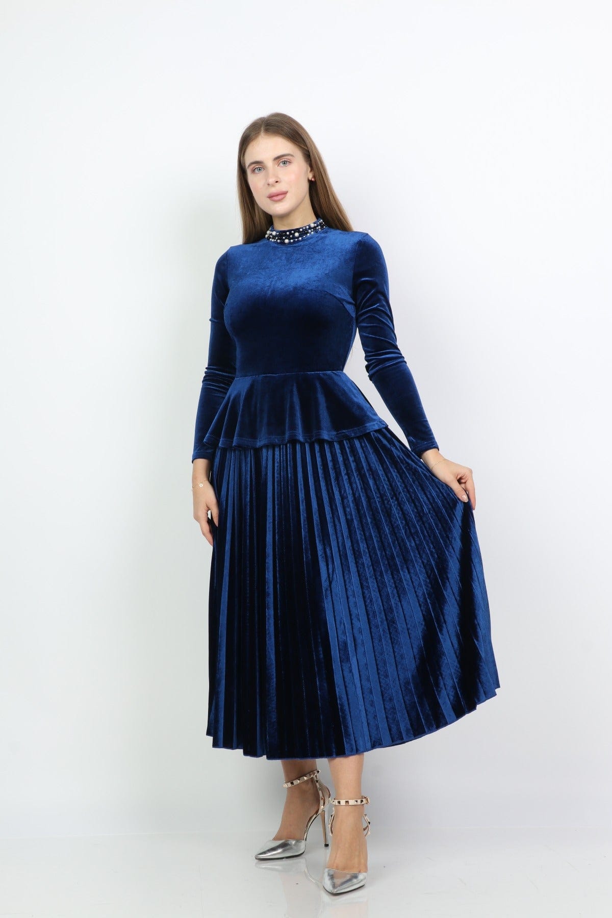 ูุชุดู ูุณุชุงู ู
ูุฏู ูุทููุฉ ุจููุณูู ุจุฃูู
ุงู
ุทูููุฉ