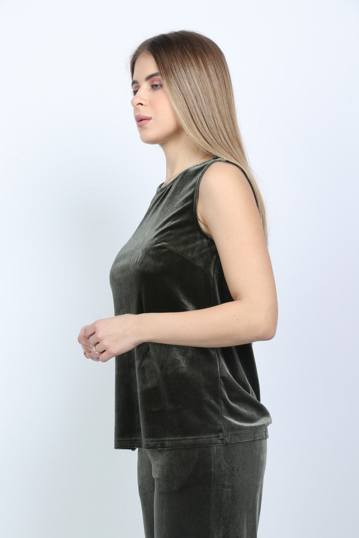 نتشي بلوزة كت مخملية برقبة دائرية نسائي