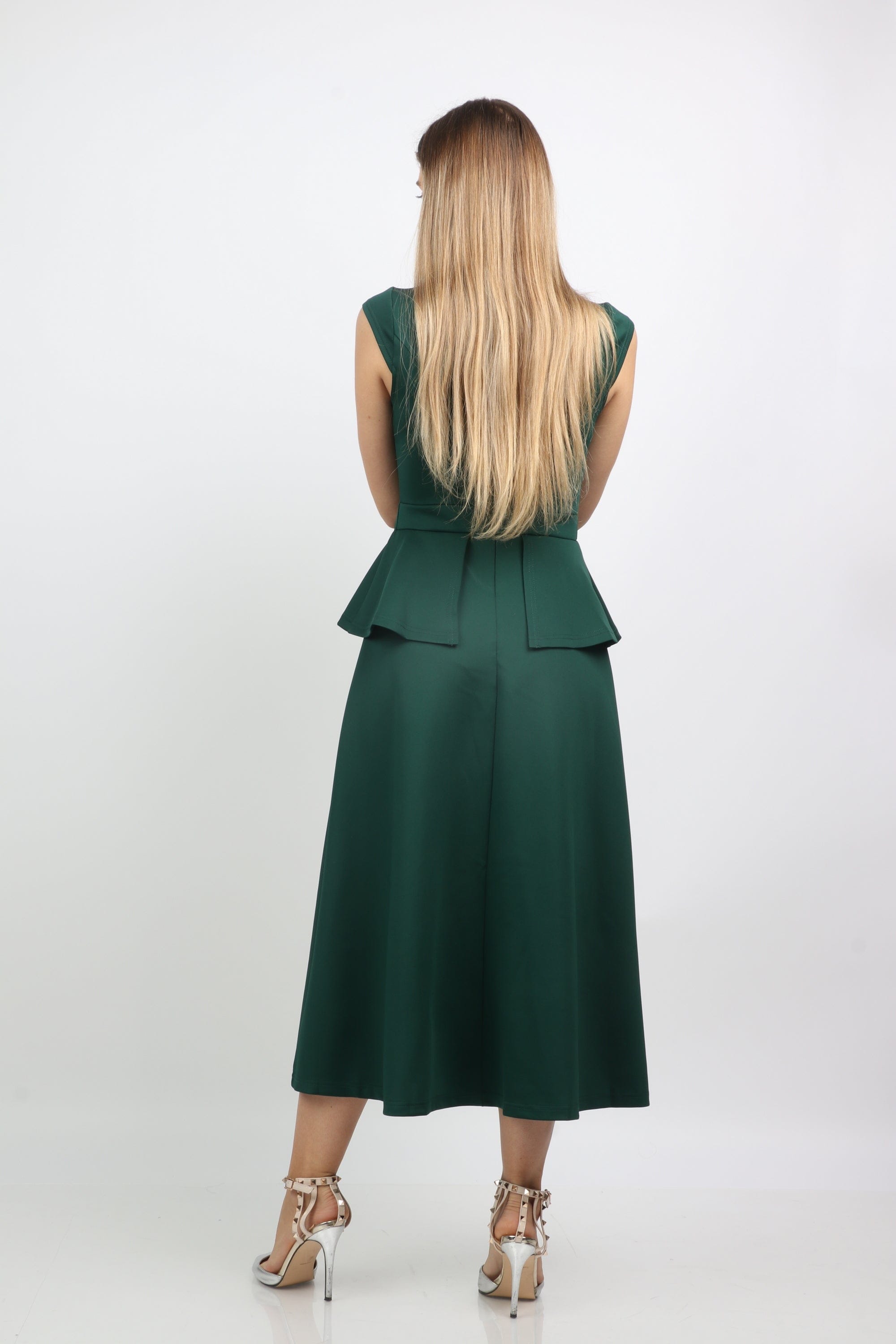 نتشي فستان ميدي طبقتين بدون أكمام