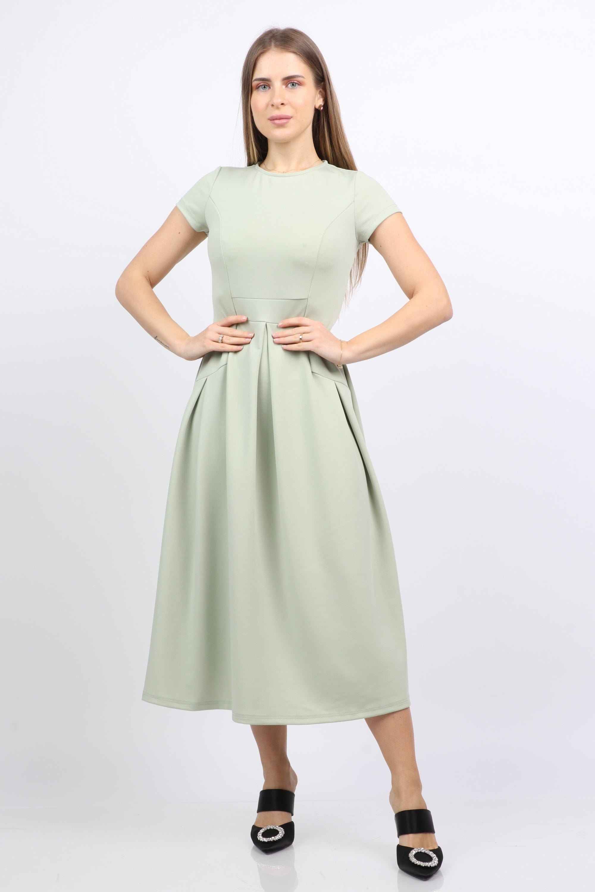 نتشي فستان ميدي منفوش سادة بكم قصير