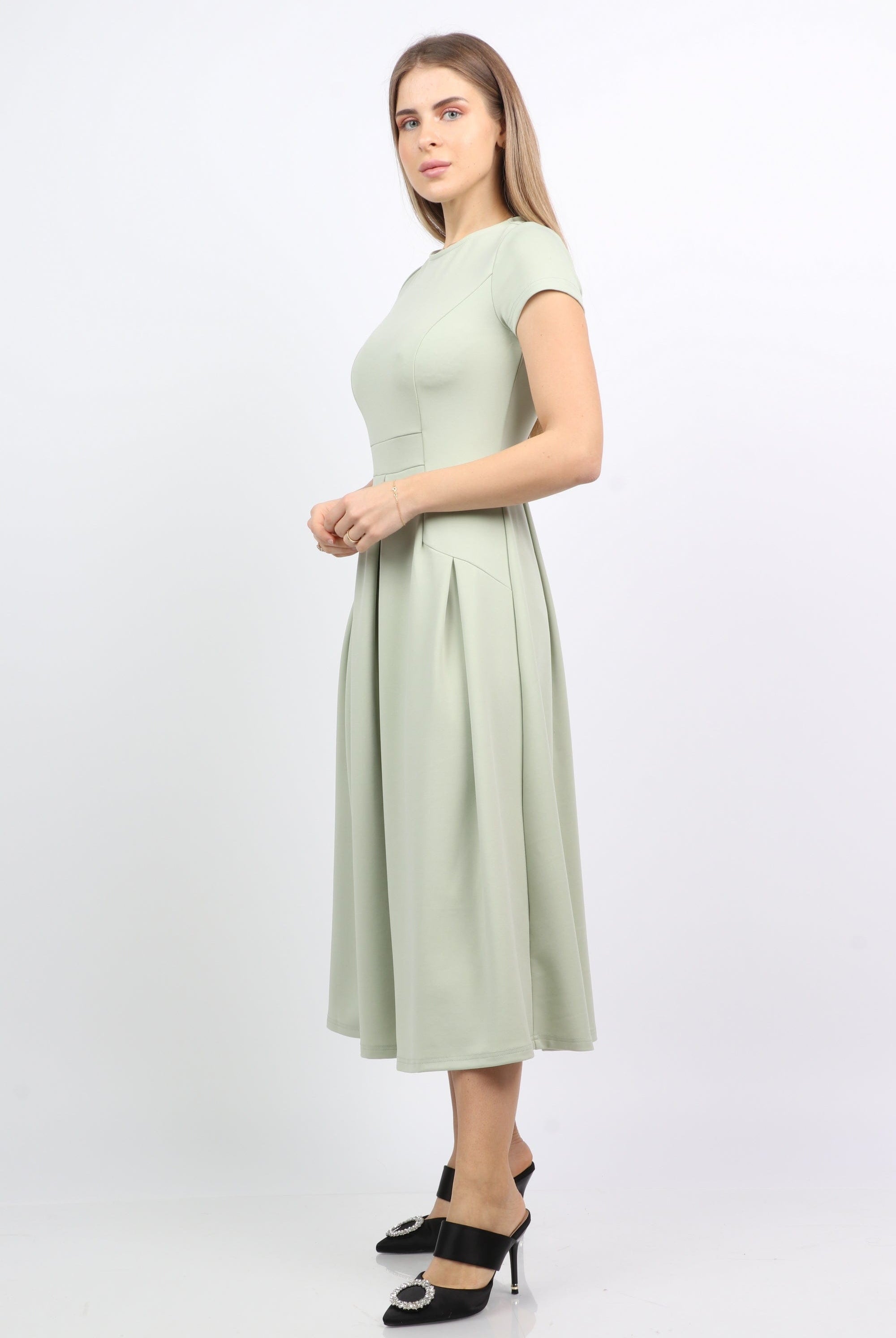 نتشي فستان ميدي منفوش سادة بكم قصير