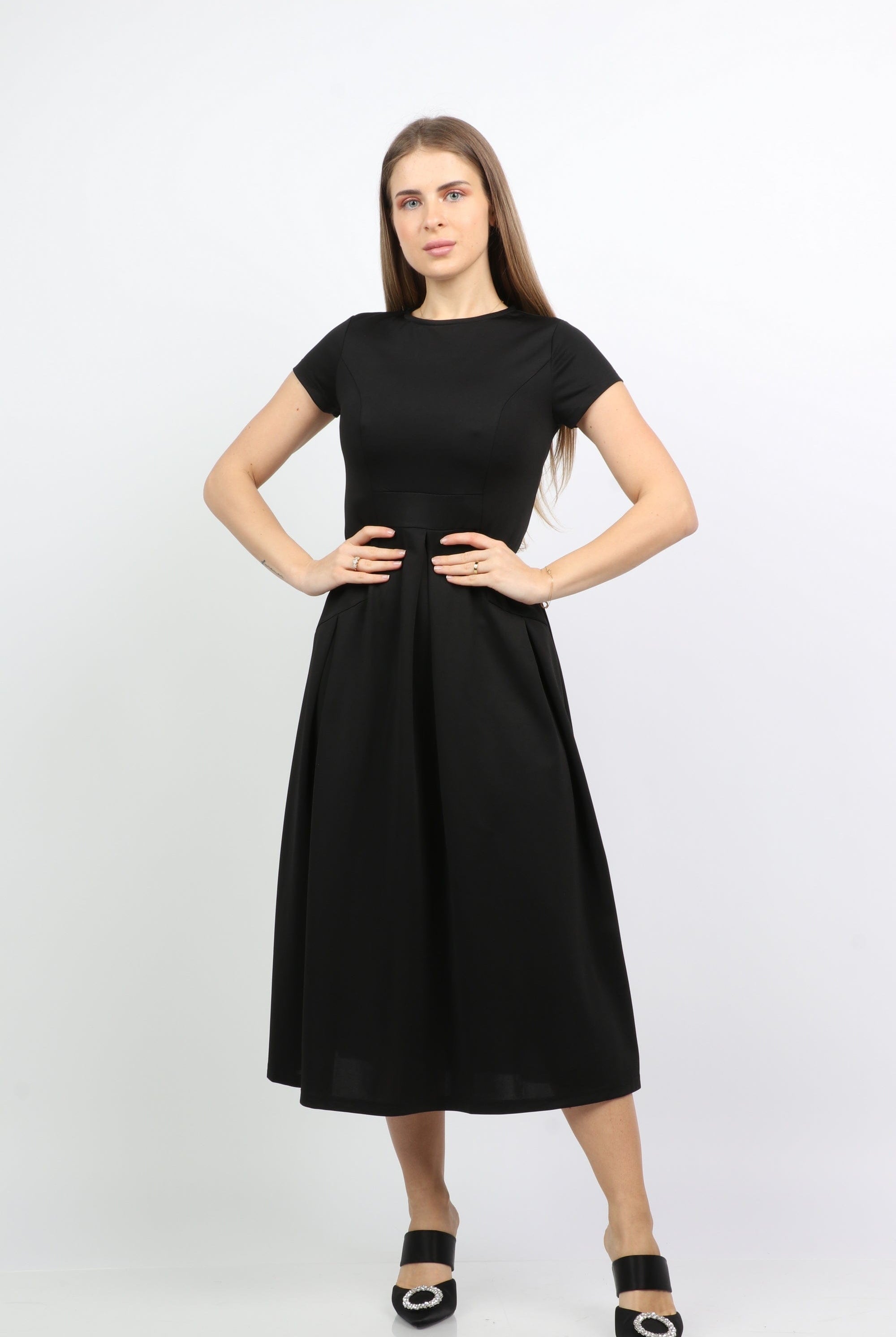 نتشي فستان ميدي منفوش سادة بكم قصير