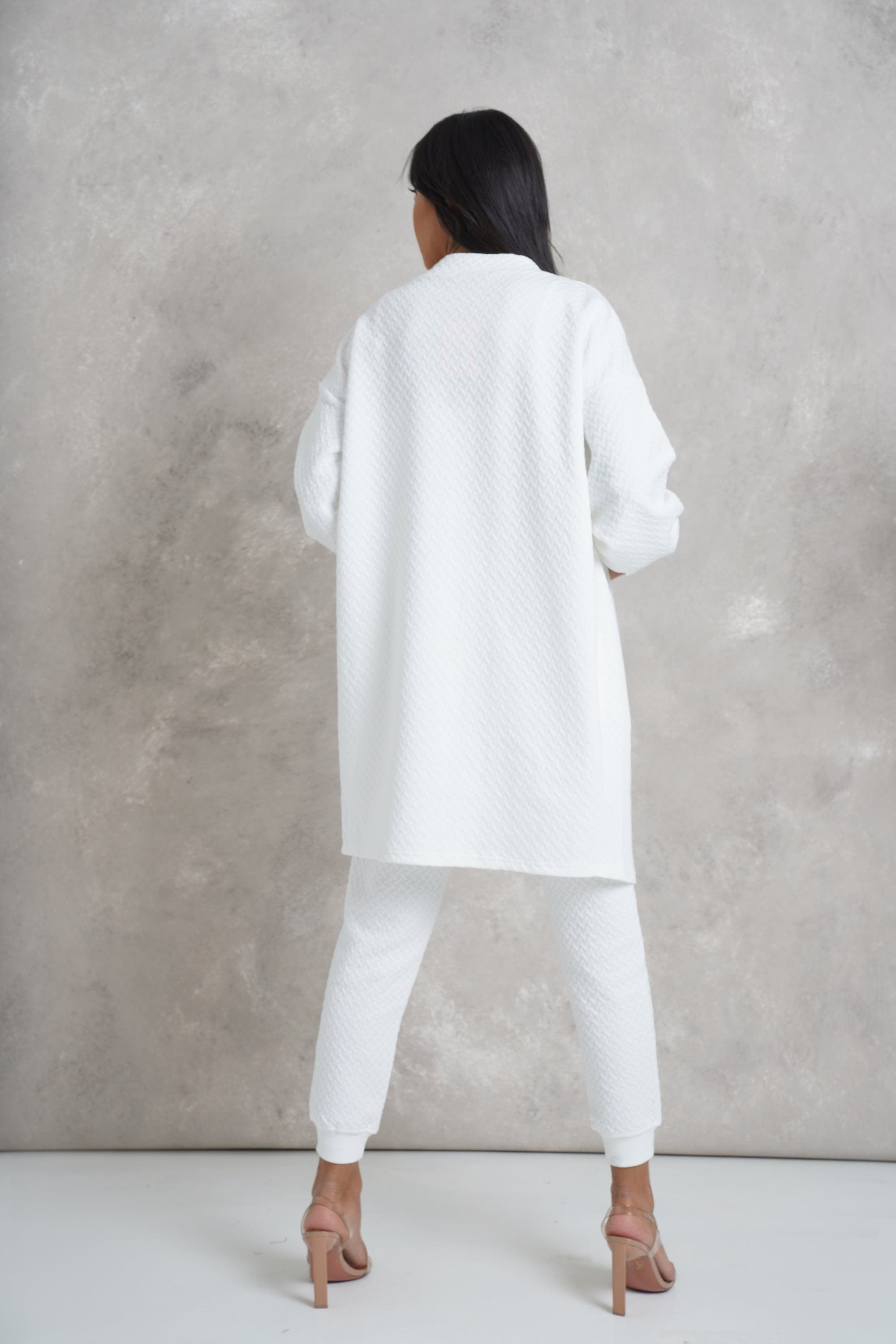 نتشي كارديجان نسائي قصير سادة بجيوب وأكمام طويلة