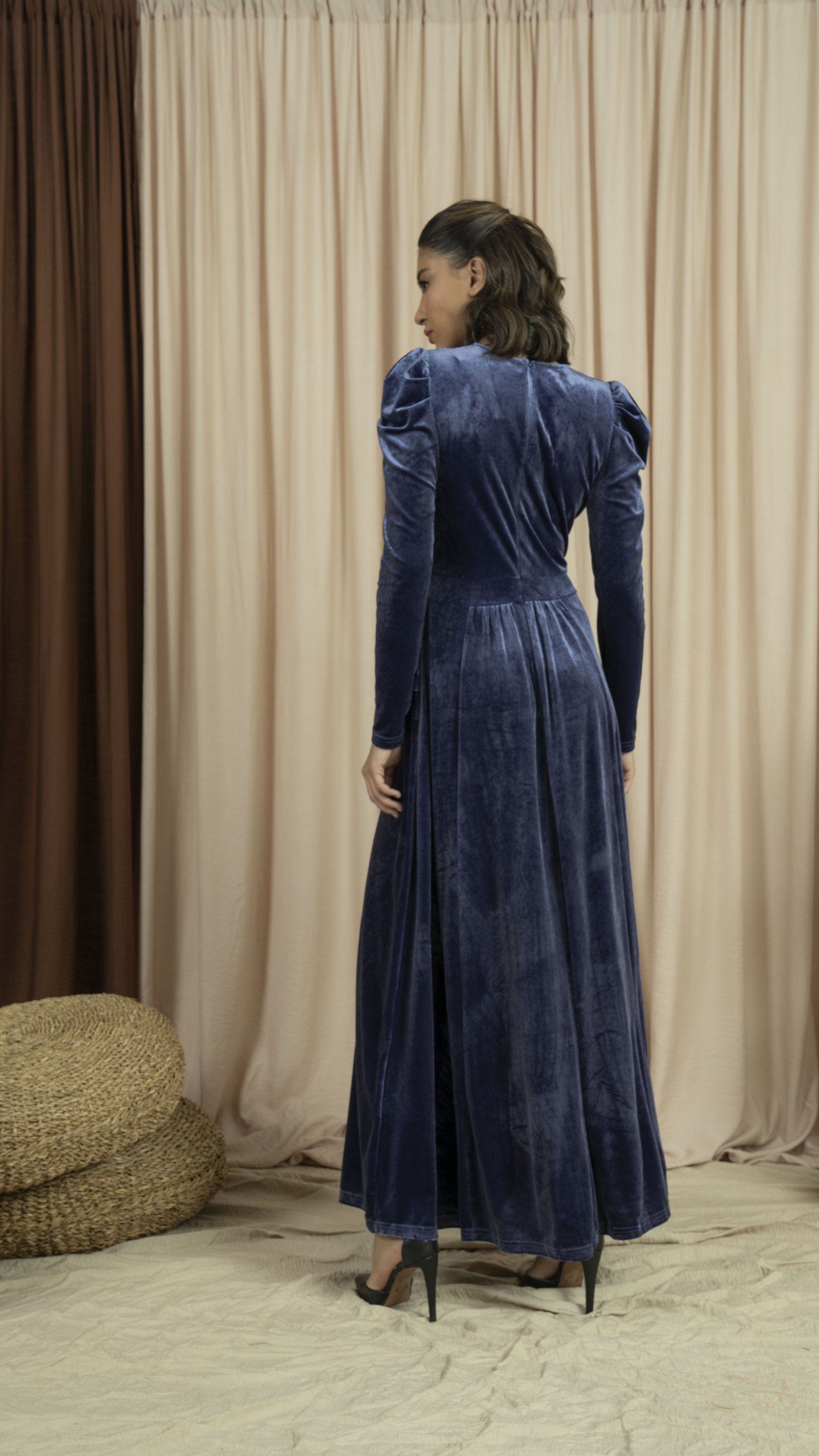 نتشي فستان مخمل نسائي طويل أزرق داكن