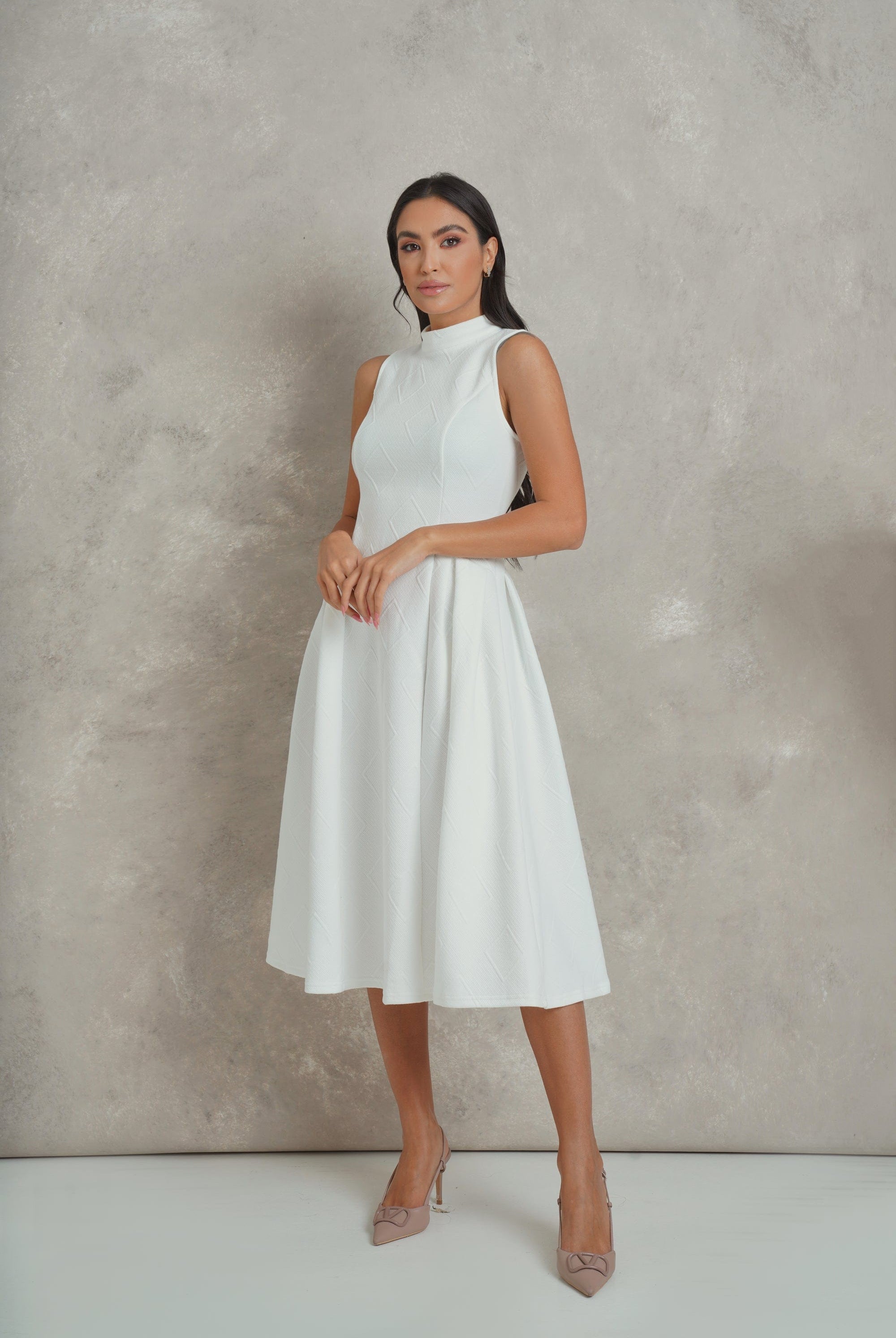 نتشي فستان ميدي سادة واسع بياقة طويلة بدون كم