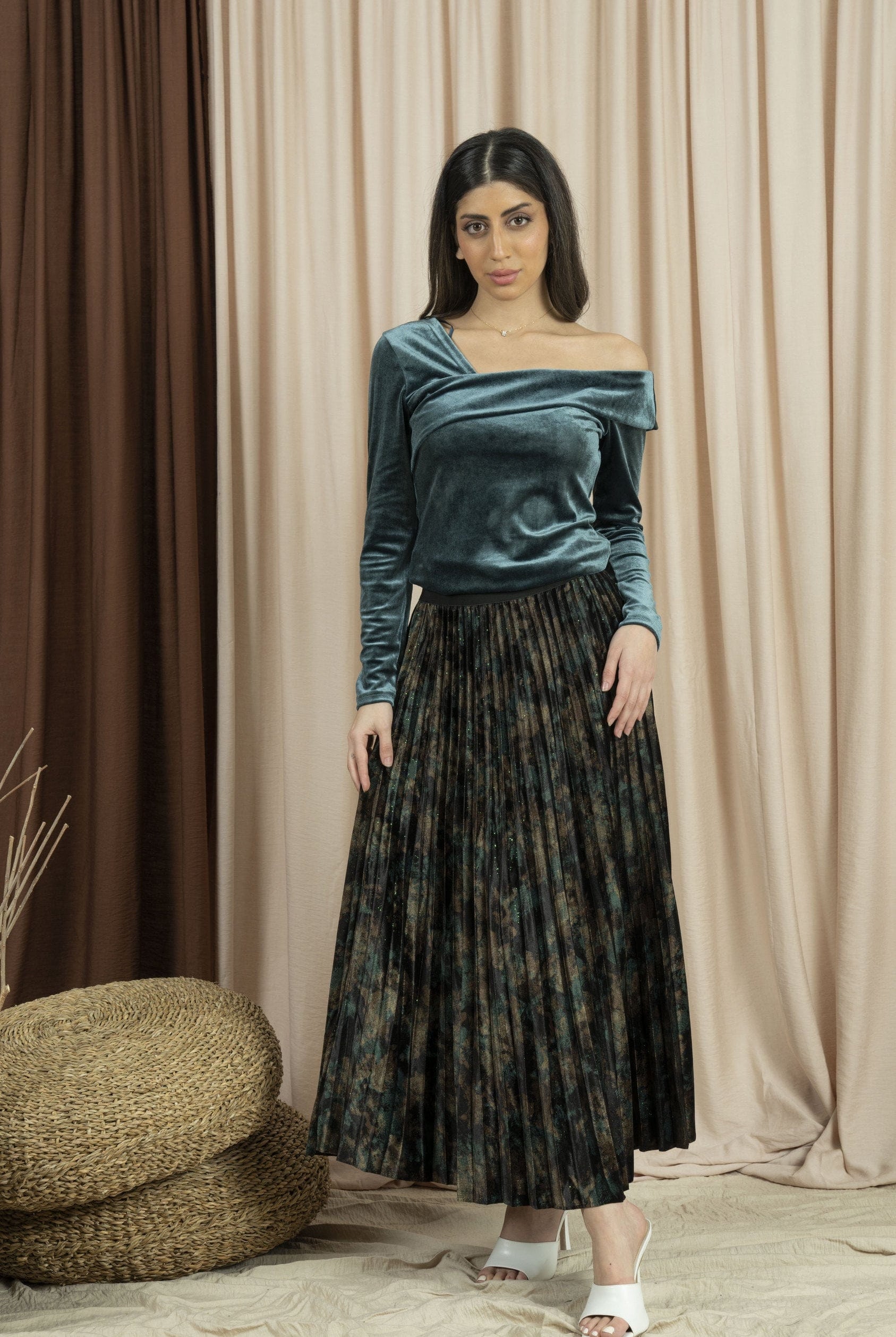 نتشي بلوزة بأكمام طويلة نسائية كتف وكتف