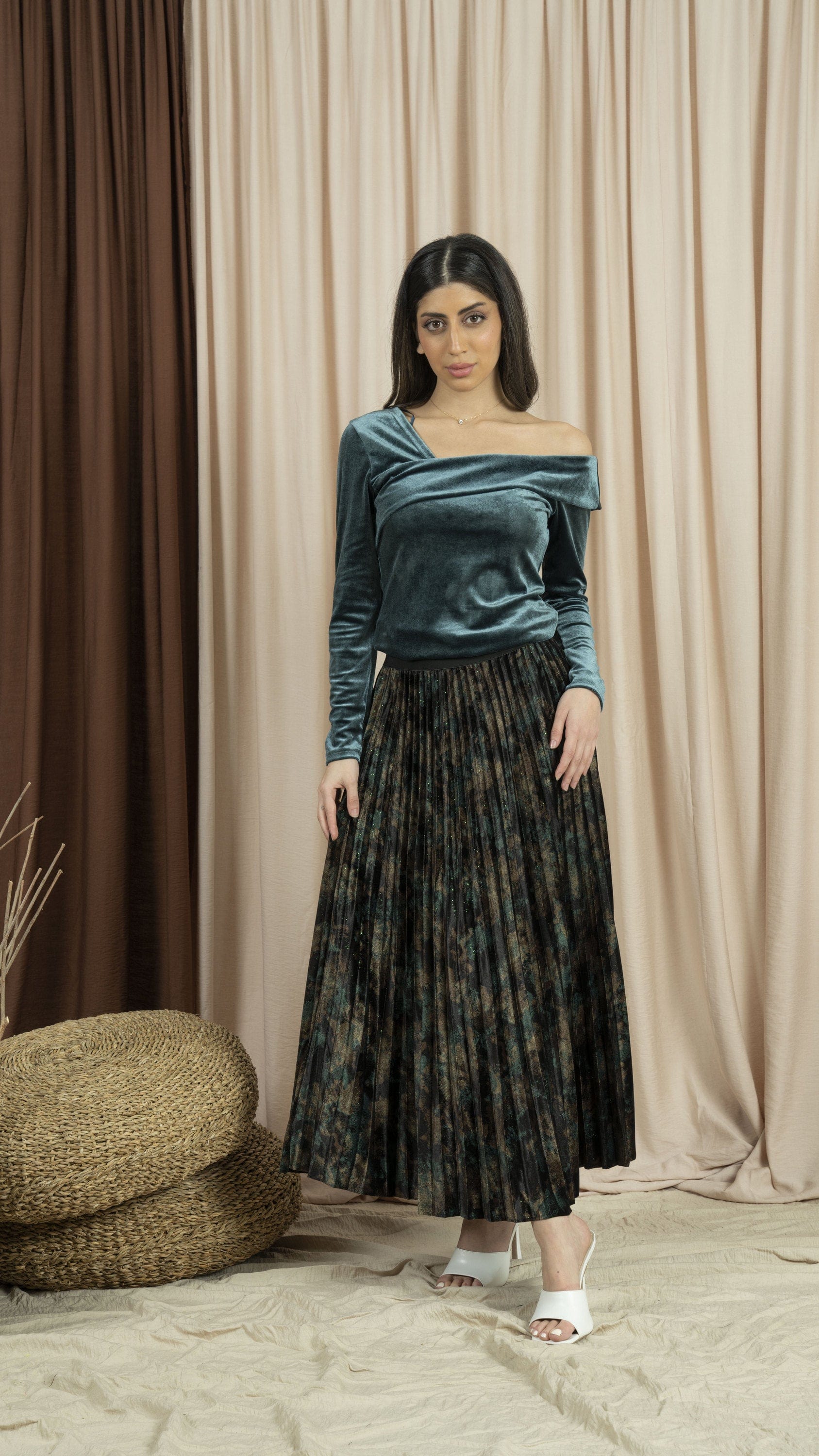 نتشي بلوزة بأكمام طويلة نسائية كتف وكتف