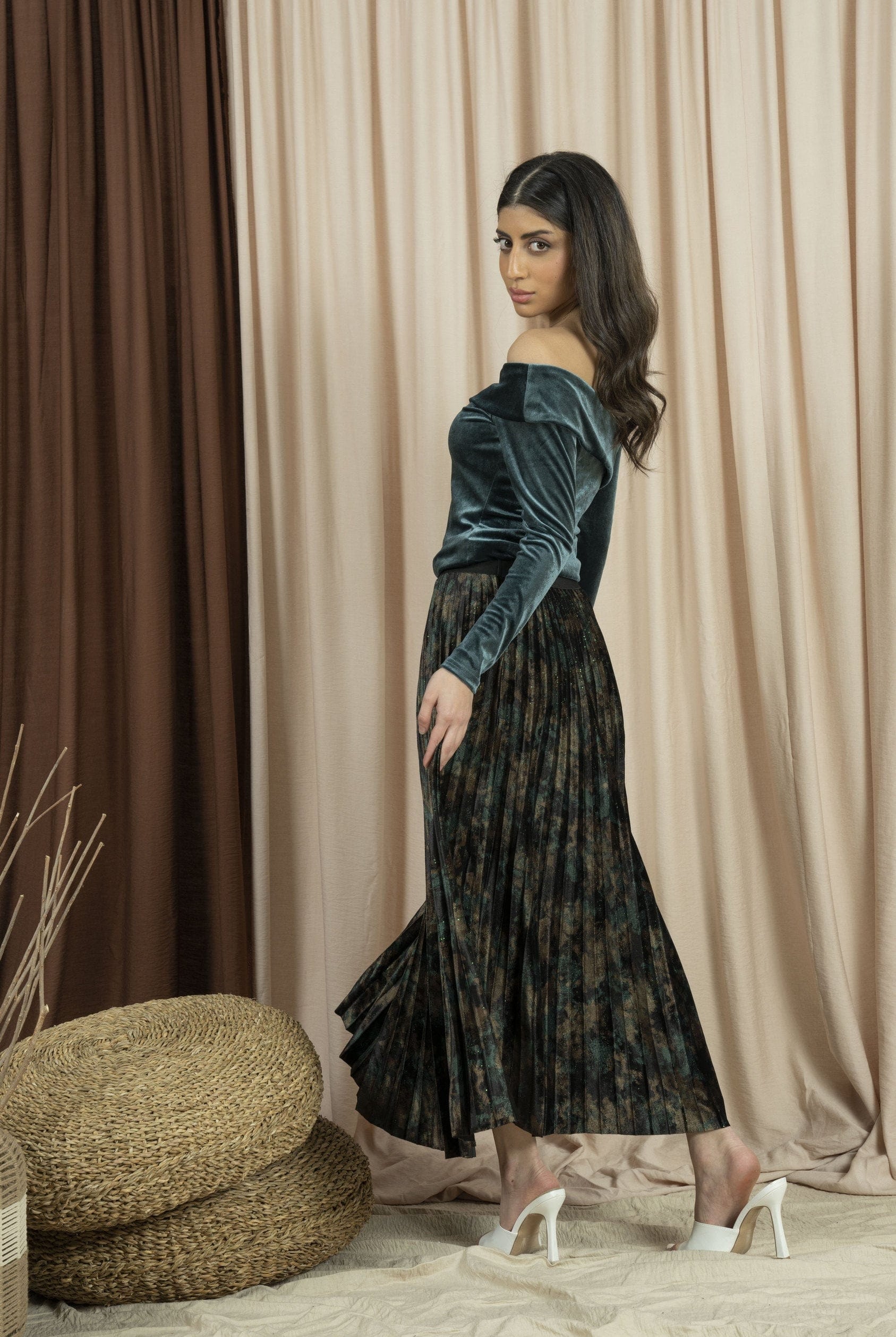 نتشي بلوزة بأكمام طويلة نسائية كتف وكتف