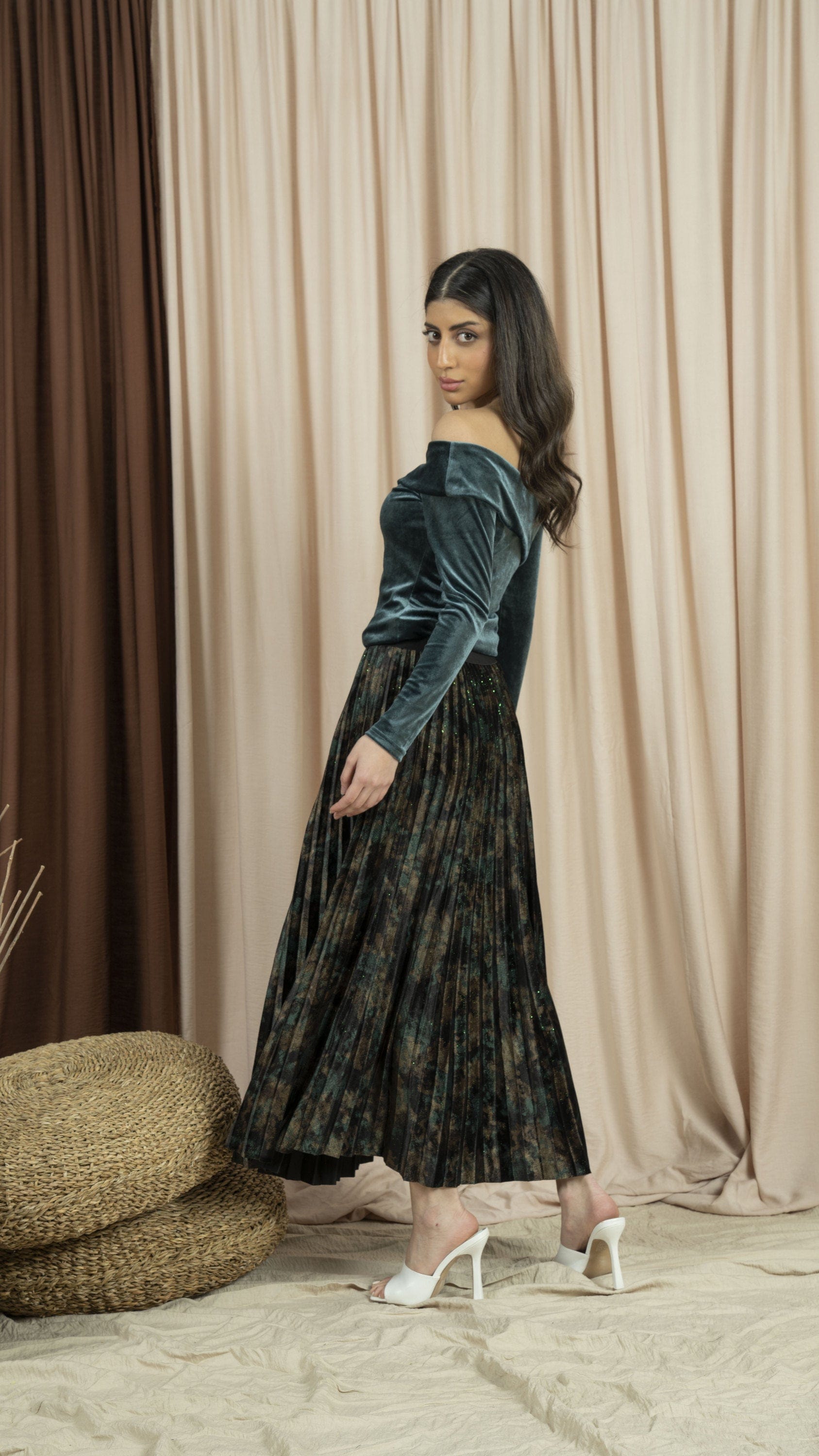 نتشي بلوزة بأكمام طويلة نسائية كتف وكتف