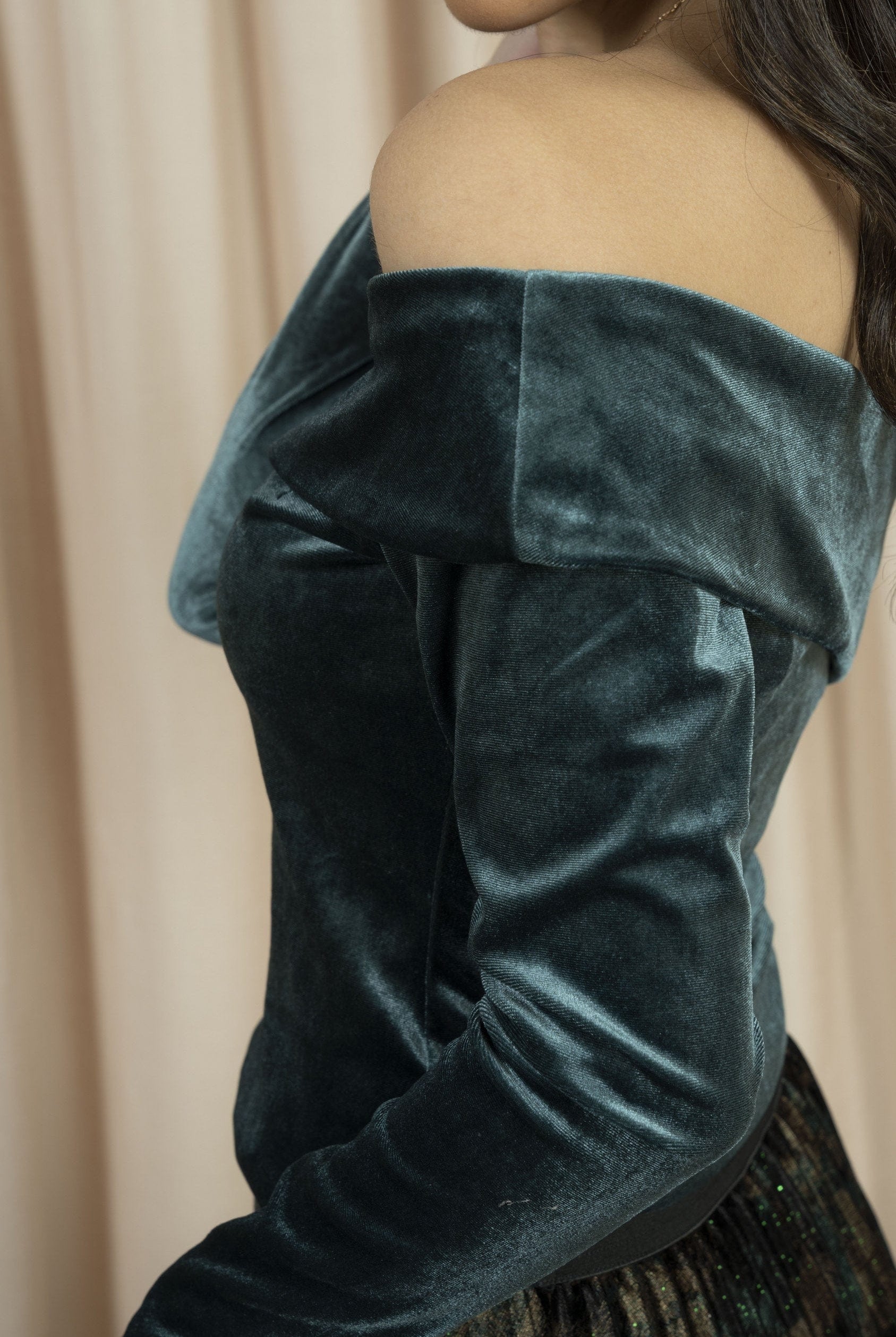 نتشي بلوزة بأكمام طويلة نسائية كتف وكتف