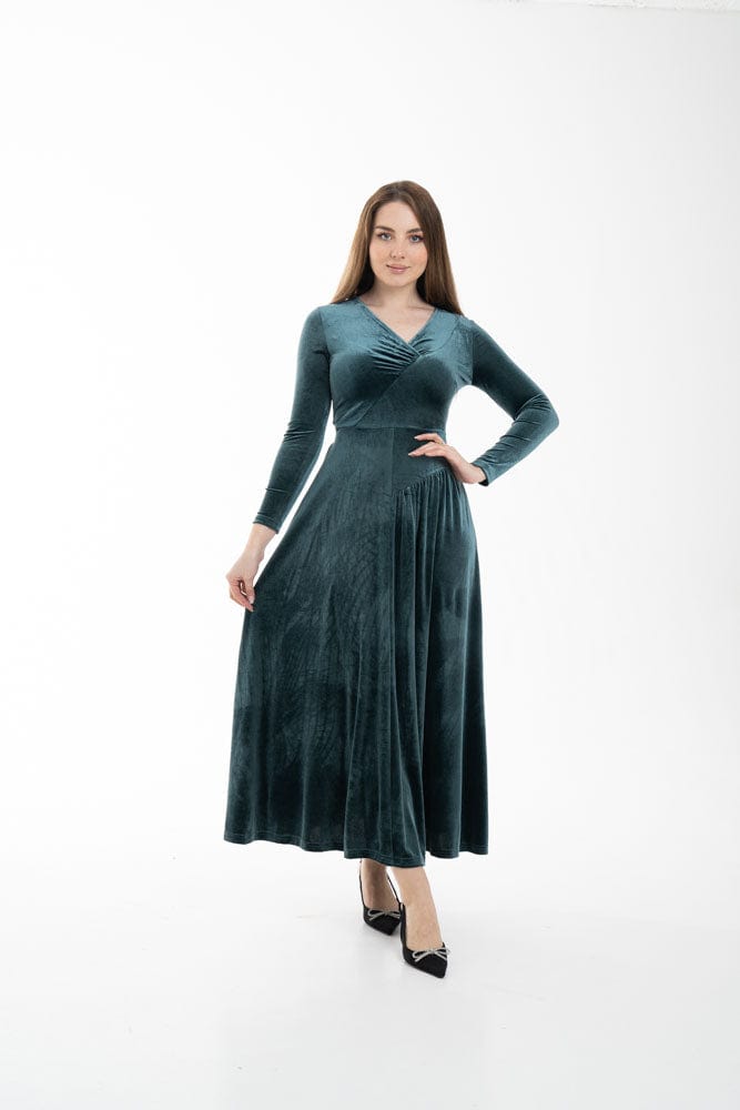 نتشي فستان ماكسي بأكمام طويلة مخملي