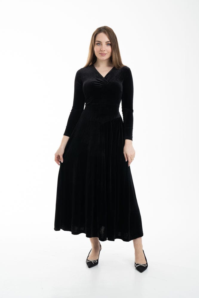 نتشي فستان ماكسي بأكمام طويلة مخملي