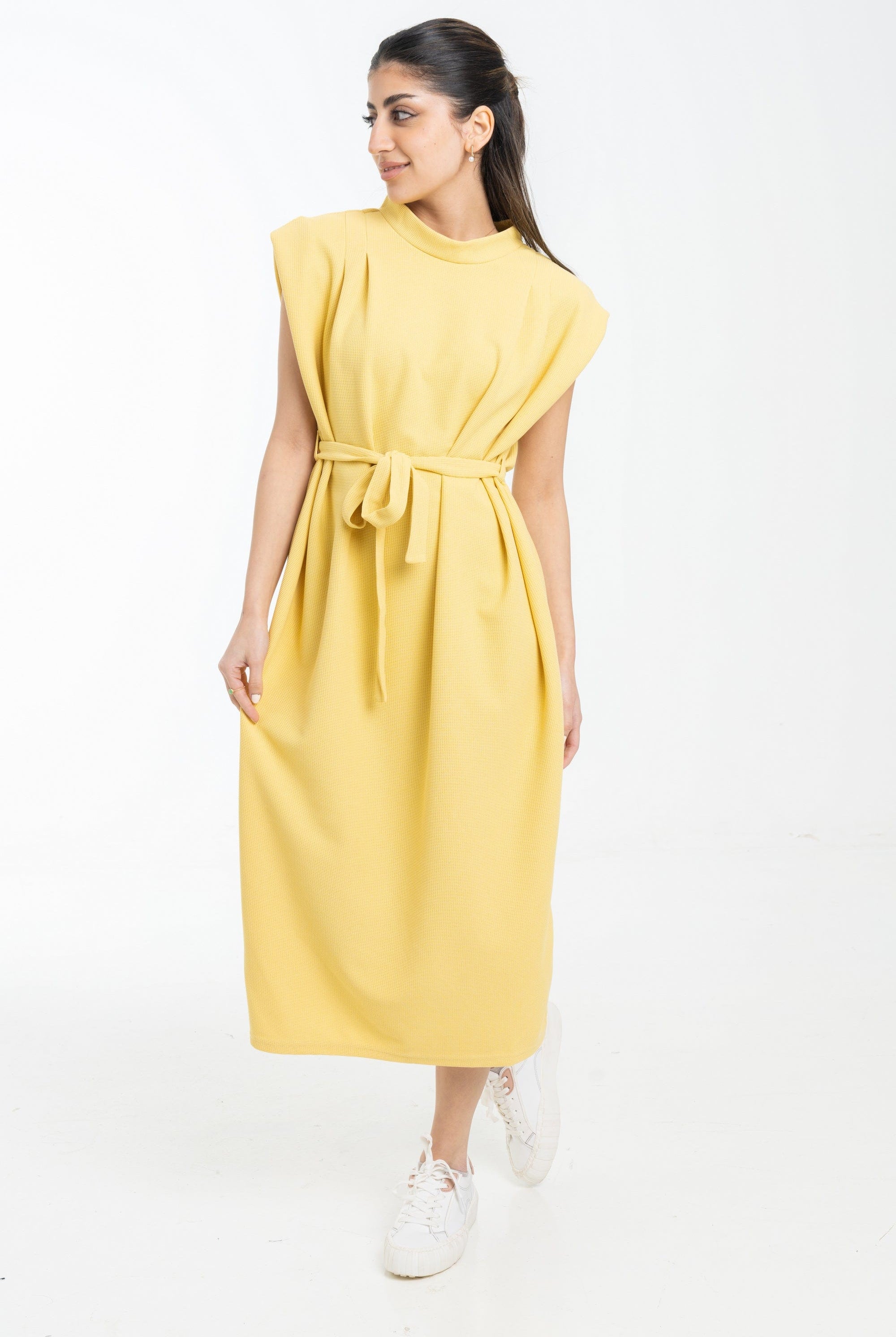 نتشي فستان ميدي فضفاض برباط على الخصر